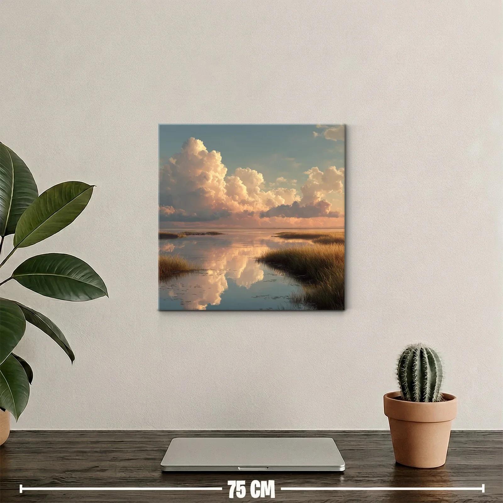 Paisaje de nubes y reflejos sobre aguas tranquilas al atardecer — miniatura 2