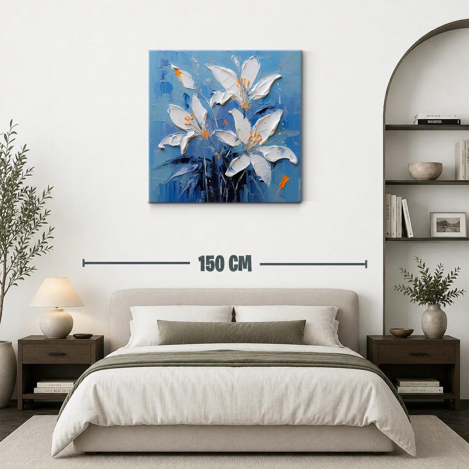 Cuadro floral en tonos azules y blancos con detalles naranjas — miniatura 3