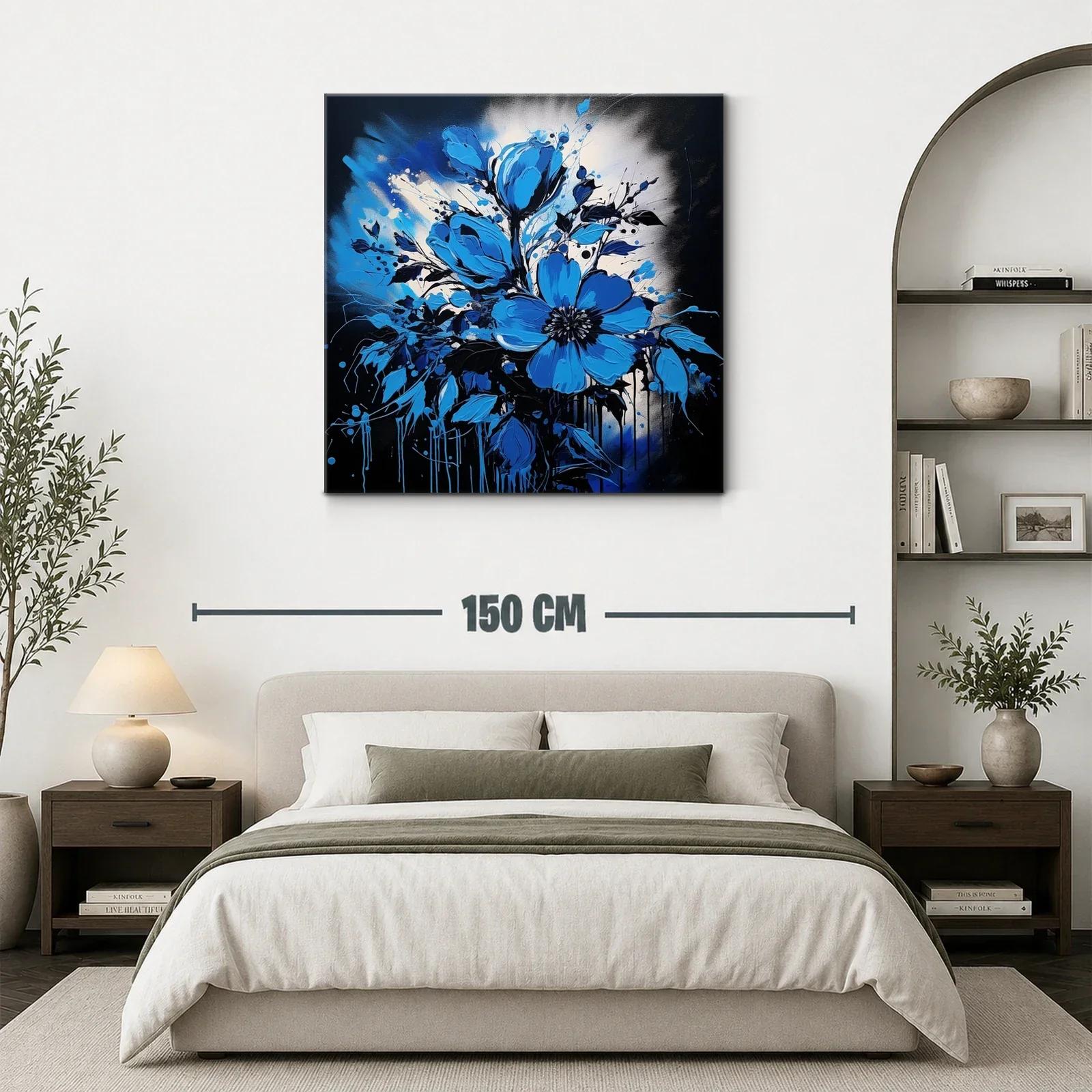 Flores azules vibrantes en contraste oscuro — miniatura 3