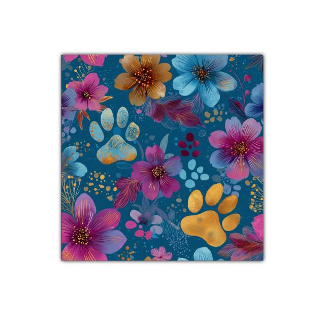Arte decorativo con huellas y flores vibrantes en azul