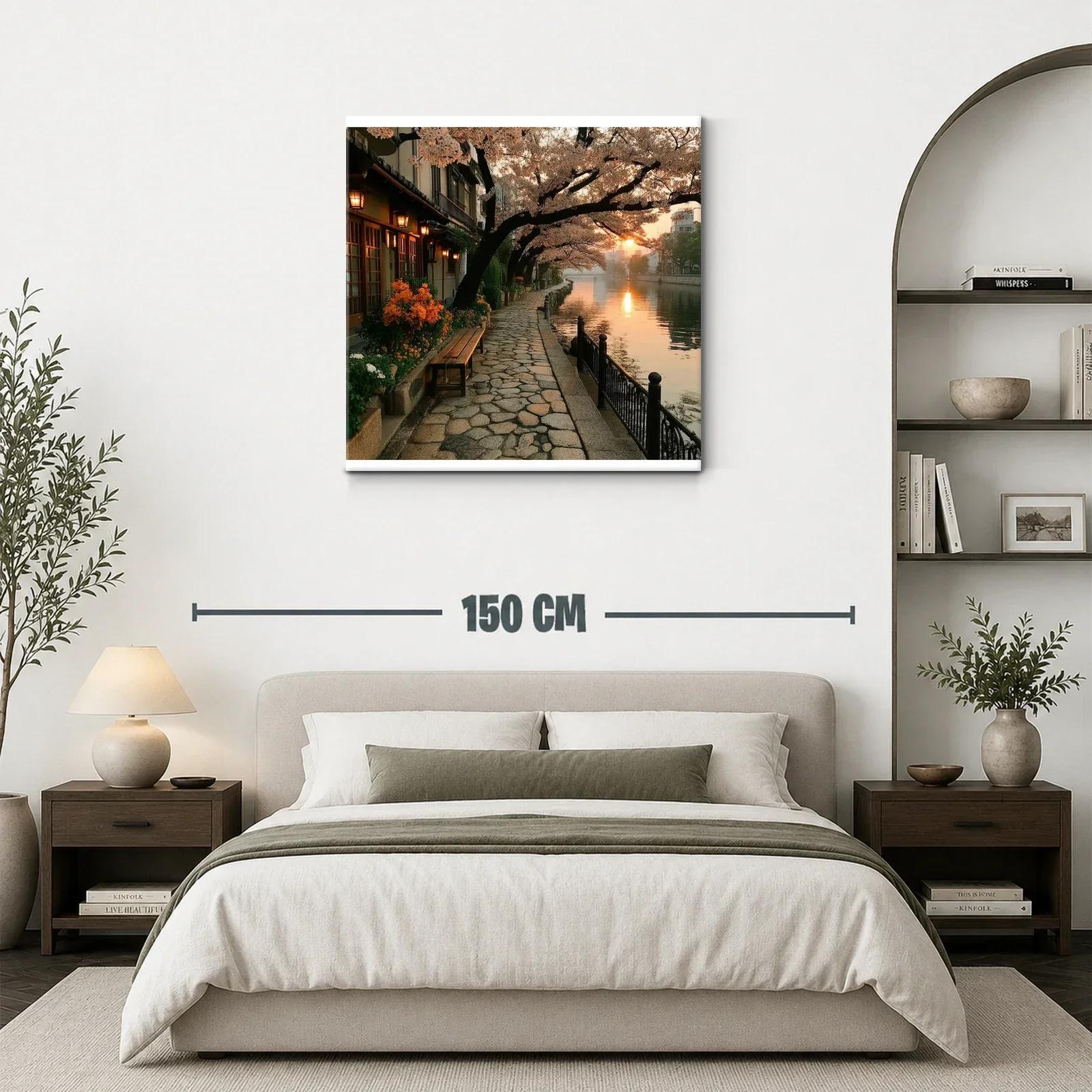 Camino junto al río al atardecer con cerezos en flor — miniatura 3
