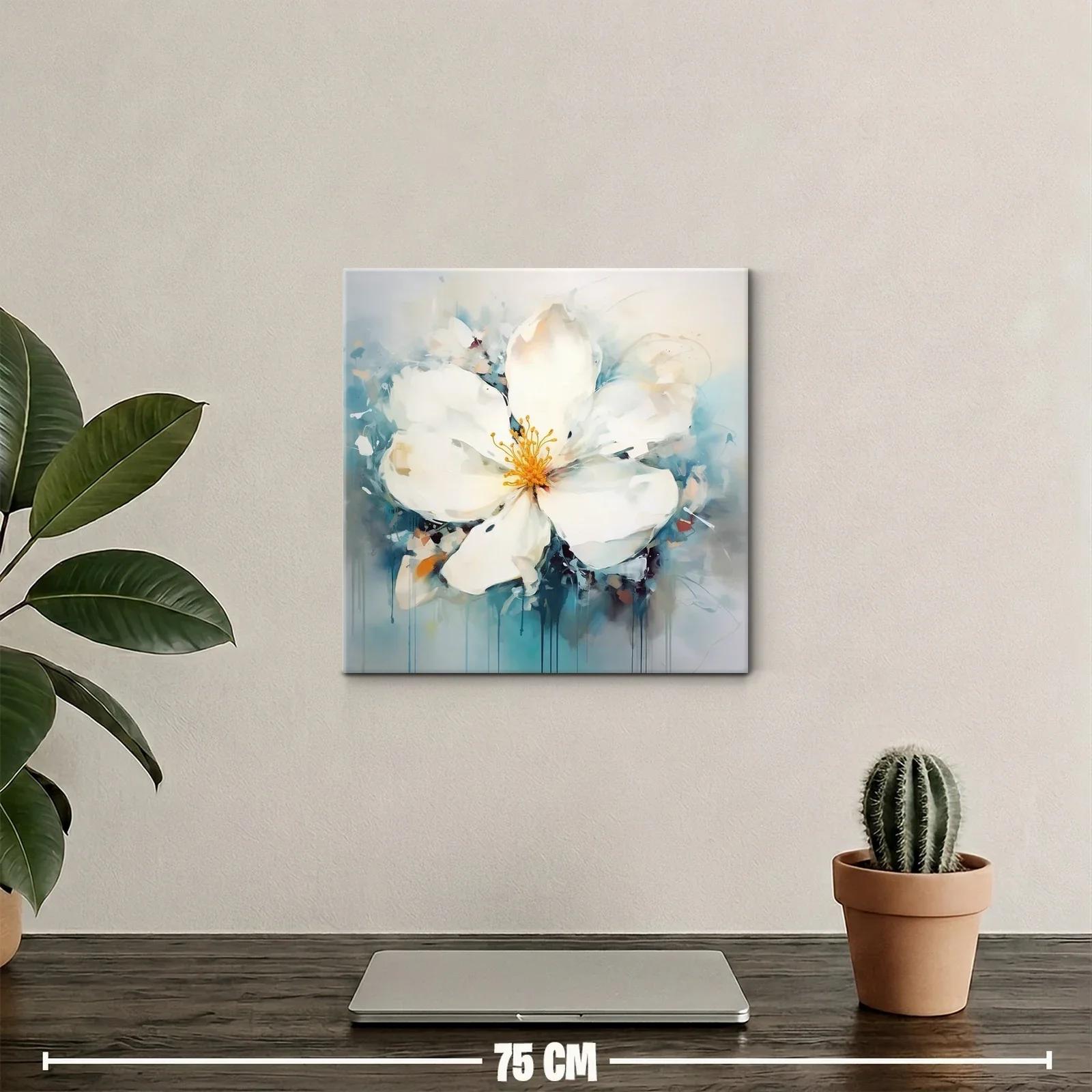 Flor blanca amplia con pinceladas suaves y tonos azules — miniatura 2