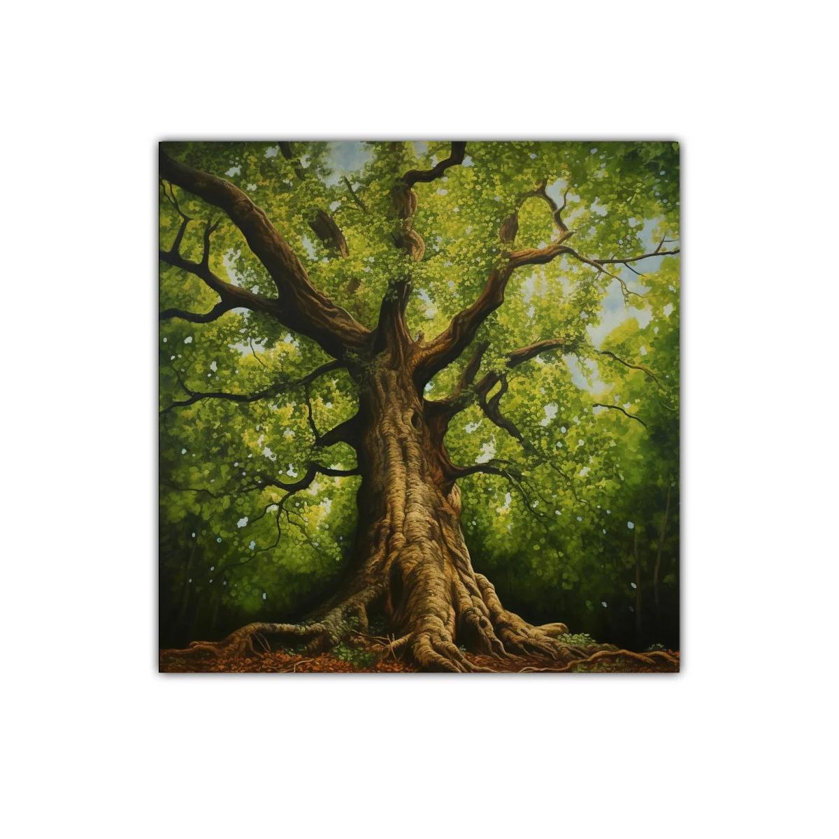 Imponente árbol centenario en exuberante bosque verde — imagen principal