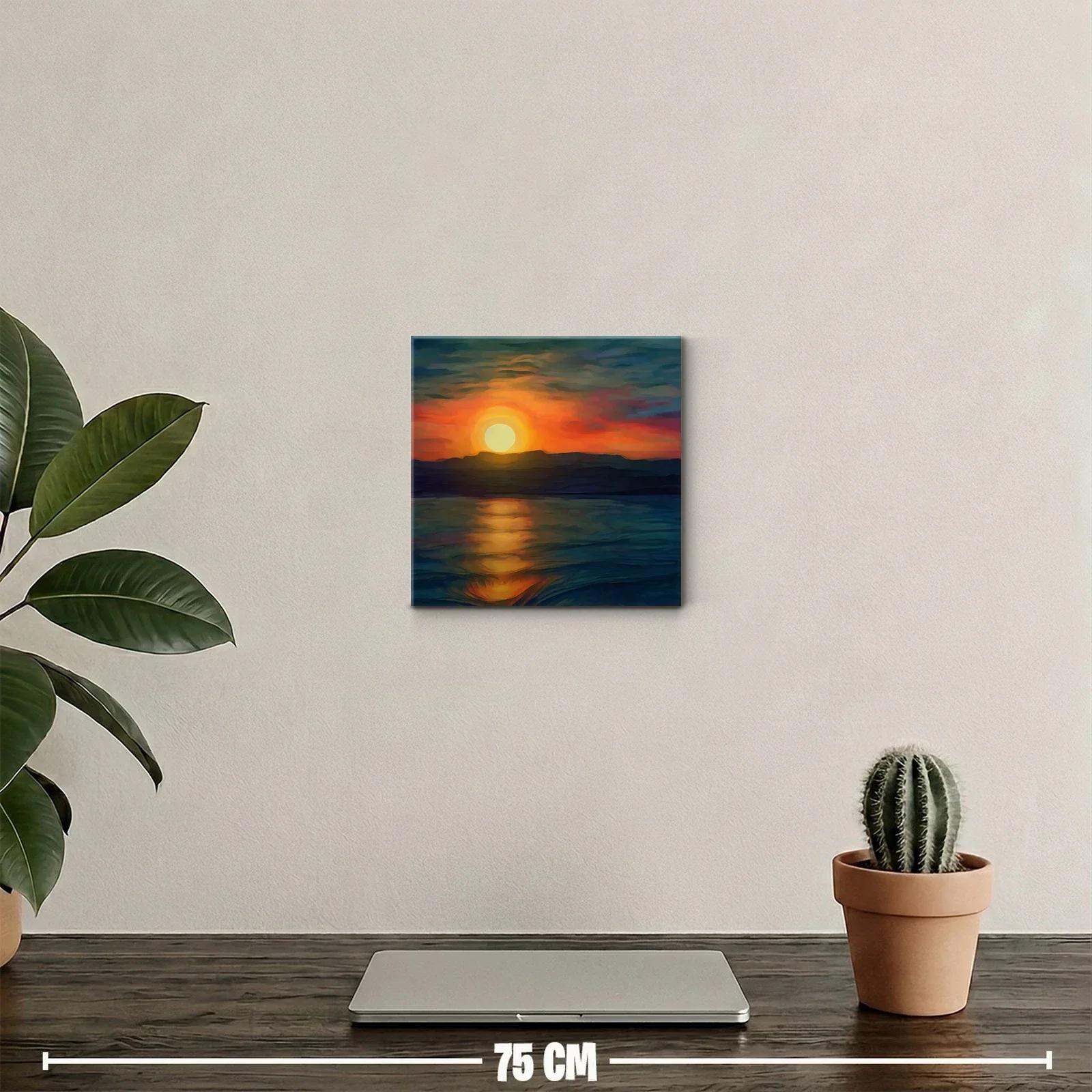 Atardecer luminoso sobre el mar y montañas oscuras — miniatura 2