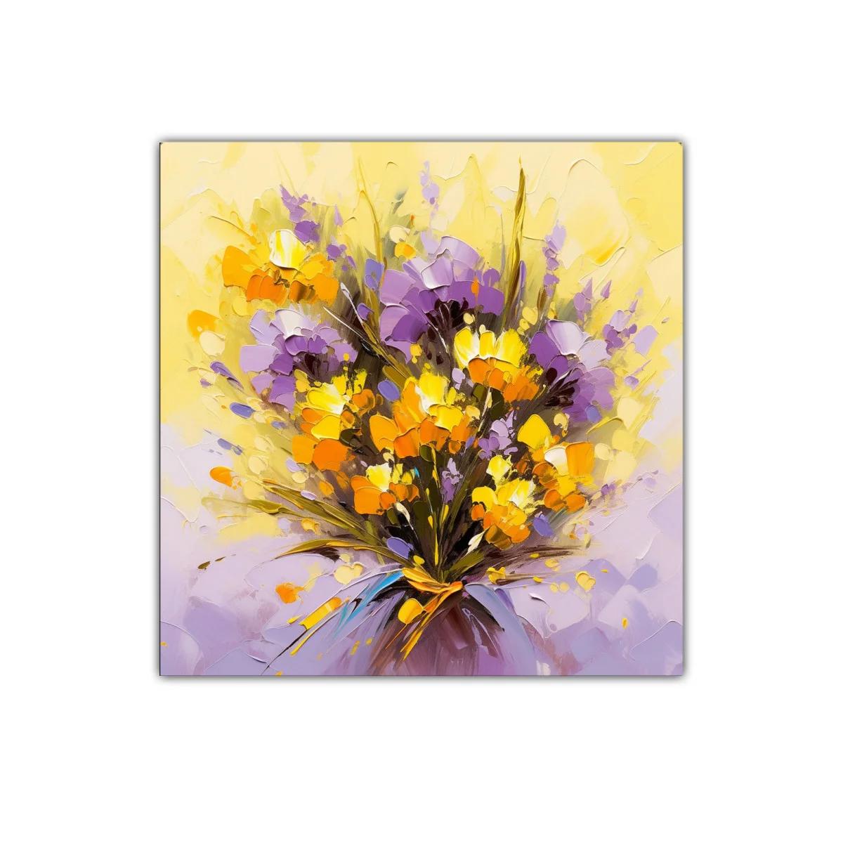 Ramo vibrante con flores púrpuras y amarillas — imagen principal