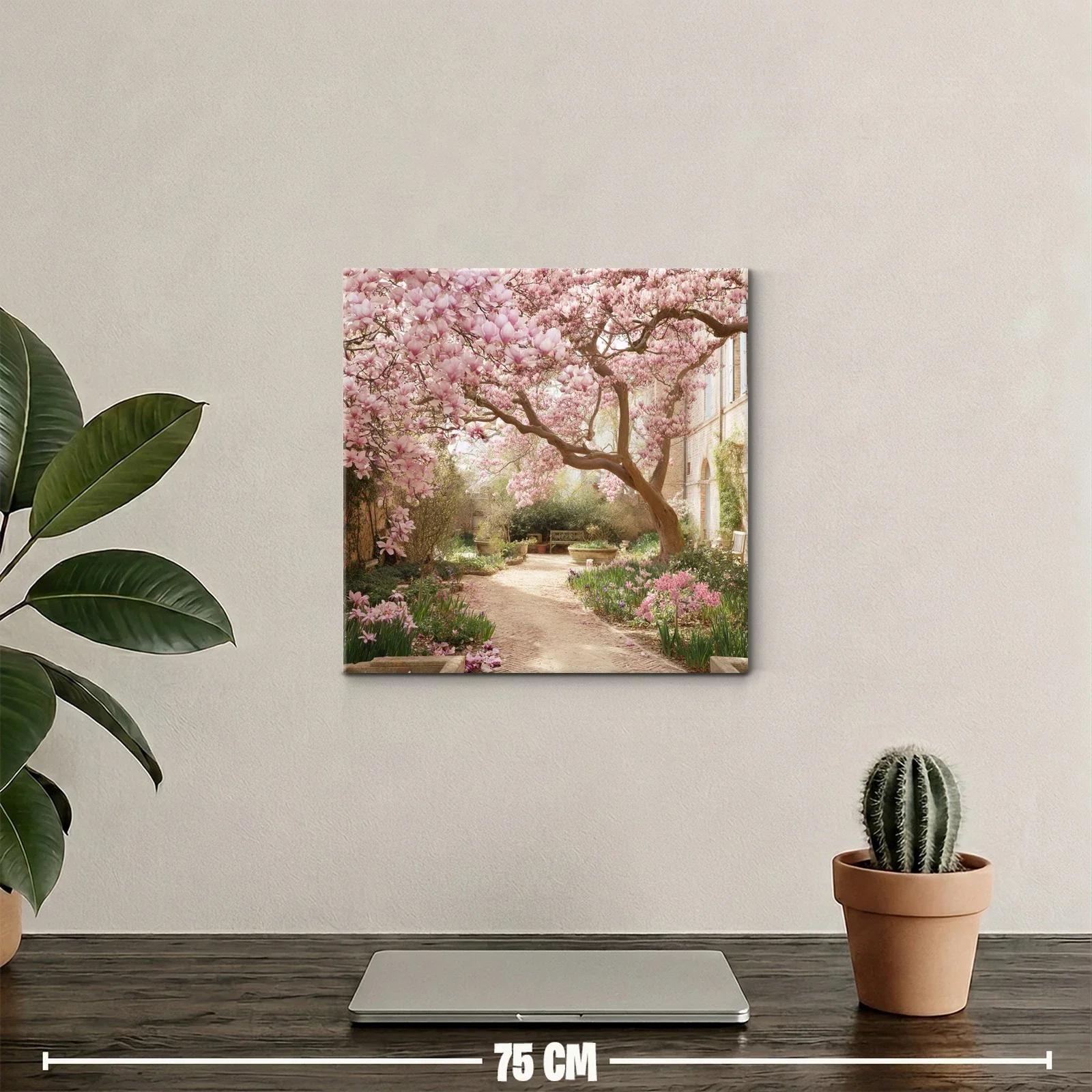 Jardín florecido con árbol de magnolia rosa en primavera — miniatura 2