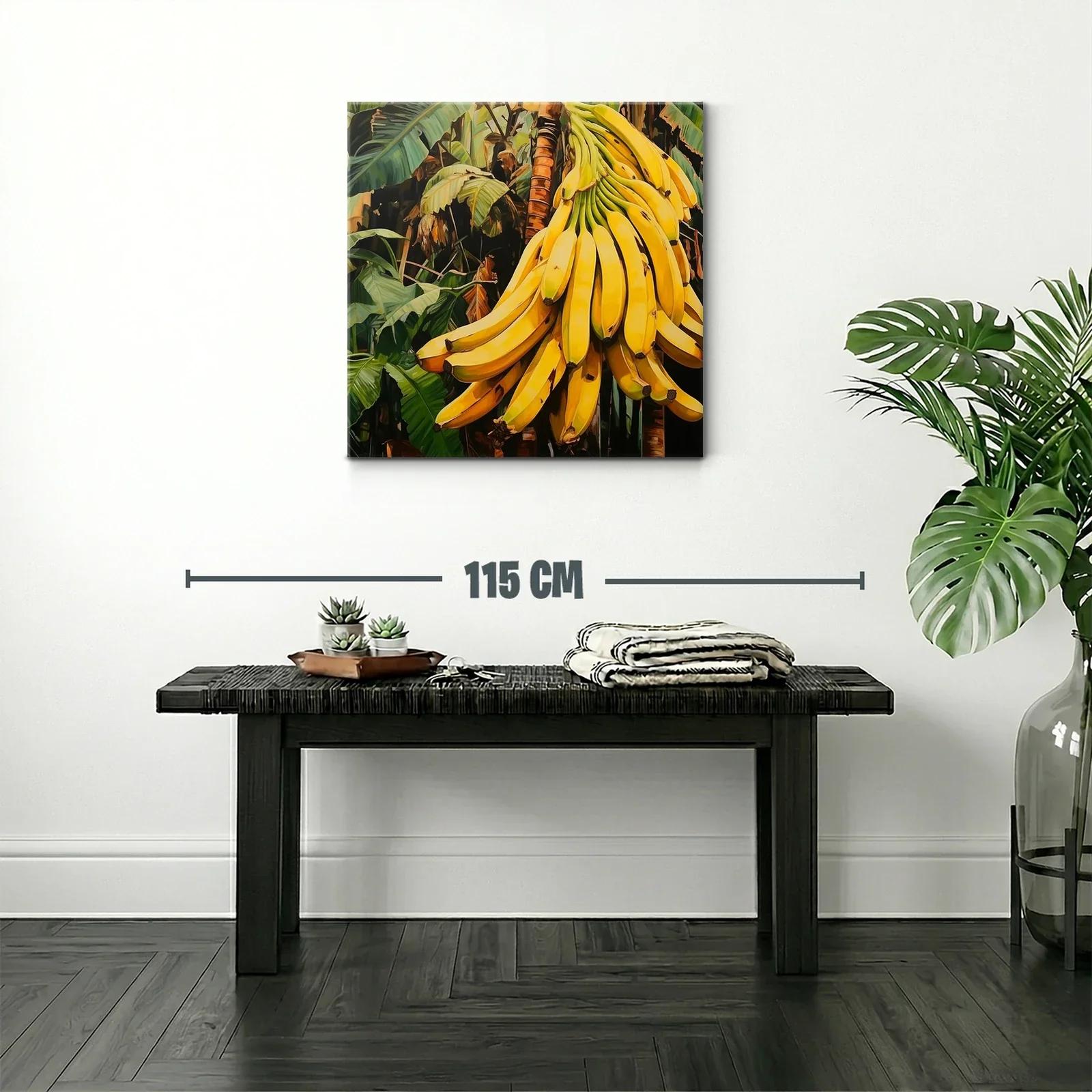 Racimo de plátanos maduros en entorno tropical exuberante — miniatura 2