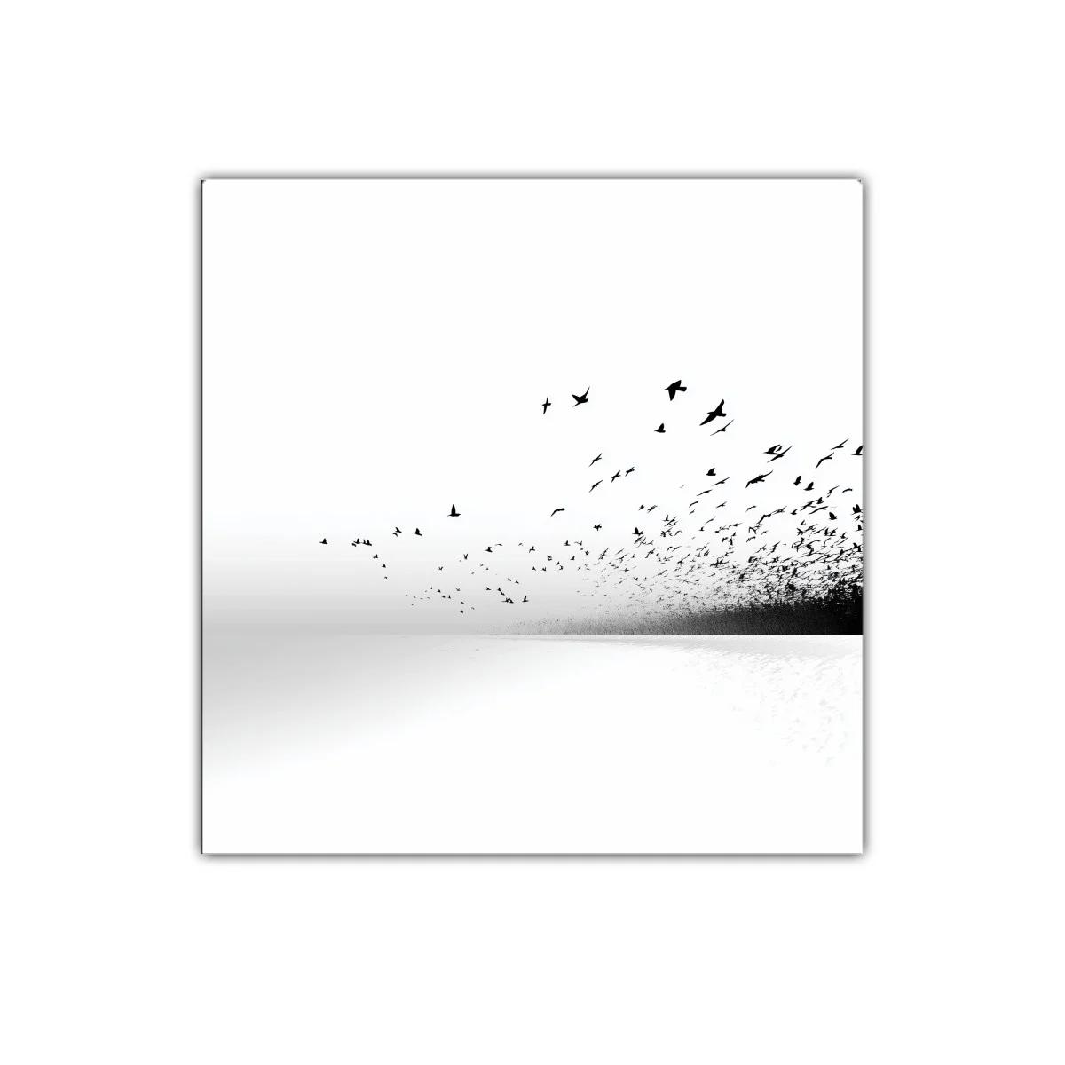 Cuadro moderno de aves en vuelo sobre fondo blanco minimalista