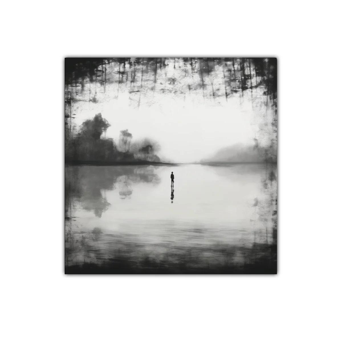 Paisaje minimalista en blanco y negro con figura solitaria