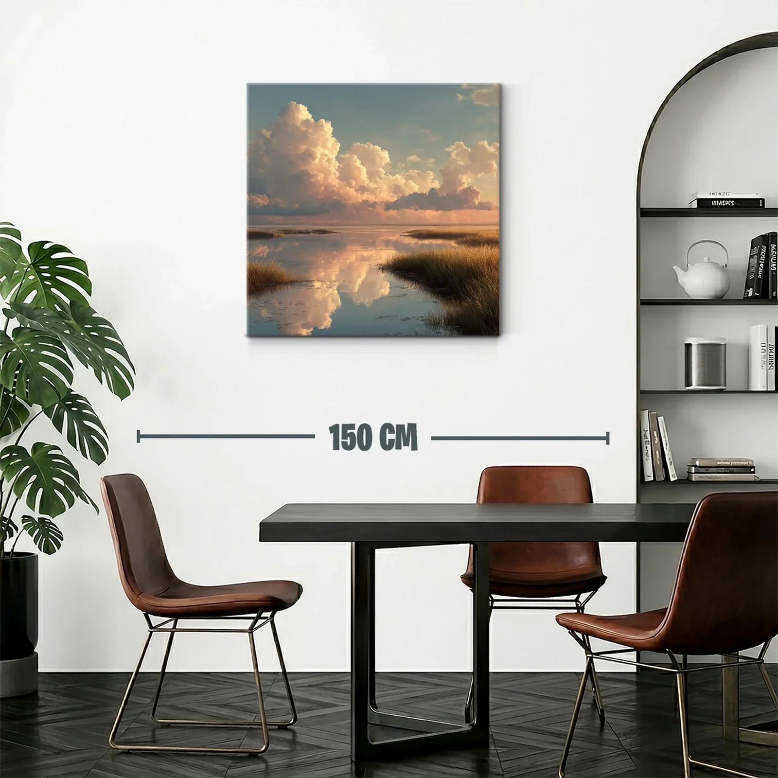 Paisaje de nubes y reflejos sobre aguas tranquilas al atardecer — miniatura 2