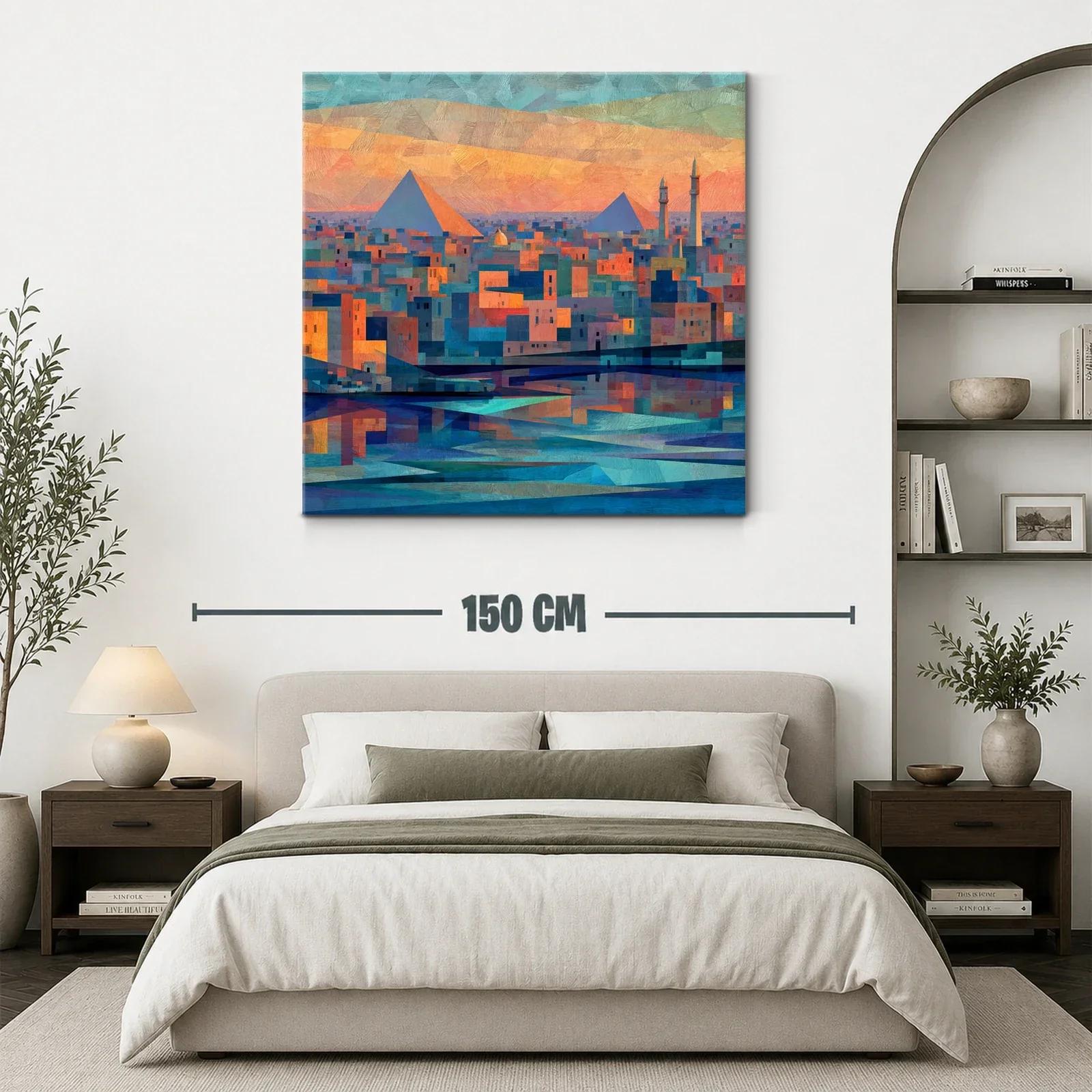 Atardecer sobre ciudad con pirámides y reflejos en agua — miniatura 3