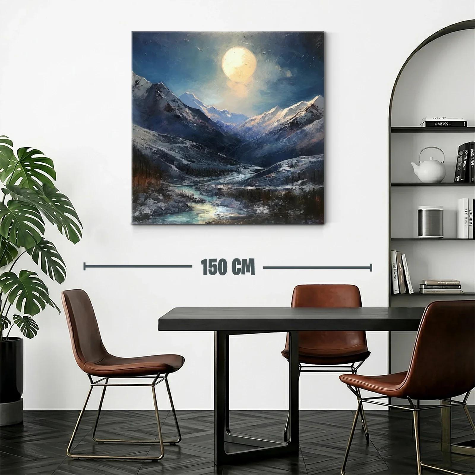 Paisaje nocturno con montañas nevadas y luna llena brillante — miniatura 2