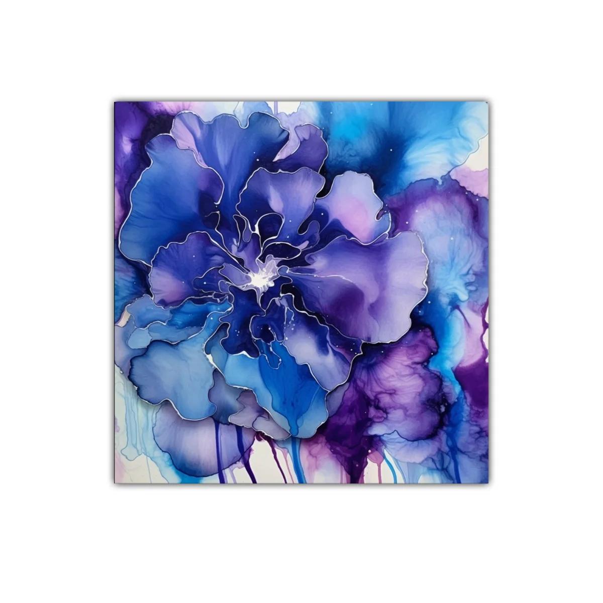 Flor abstracta en tonos azules y morados vibrantes — imagen principal