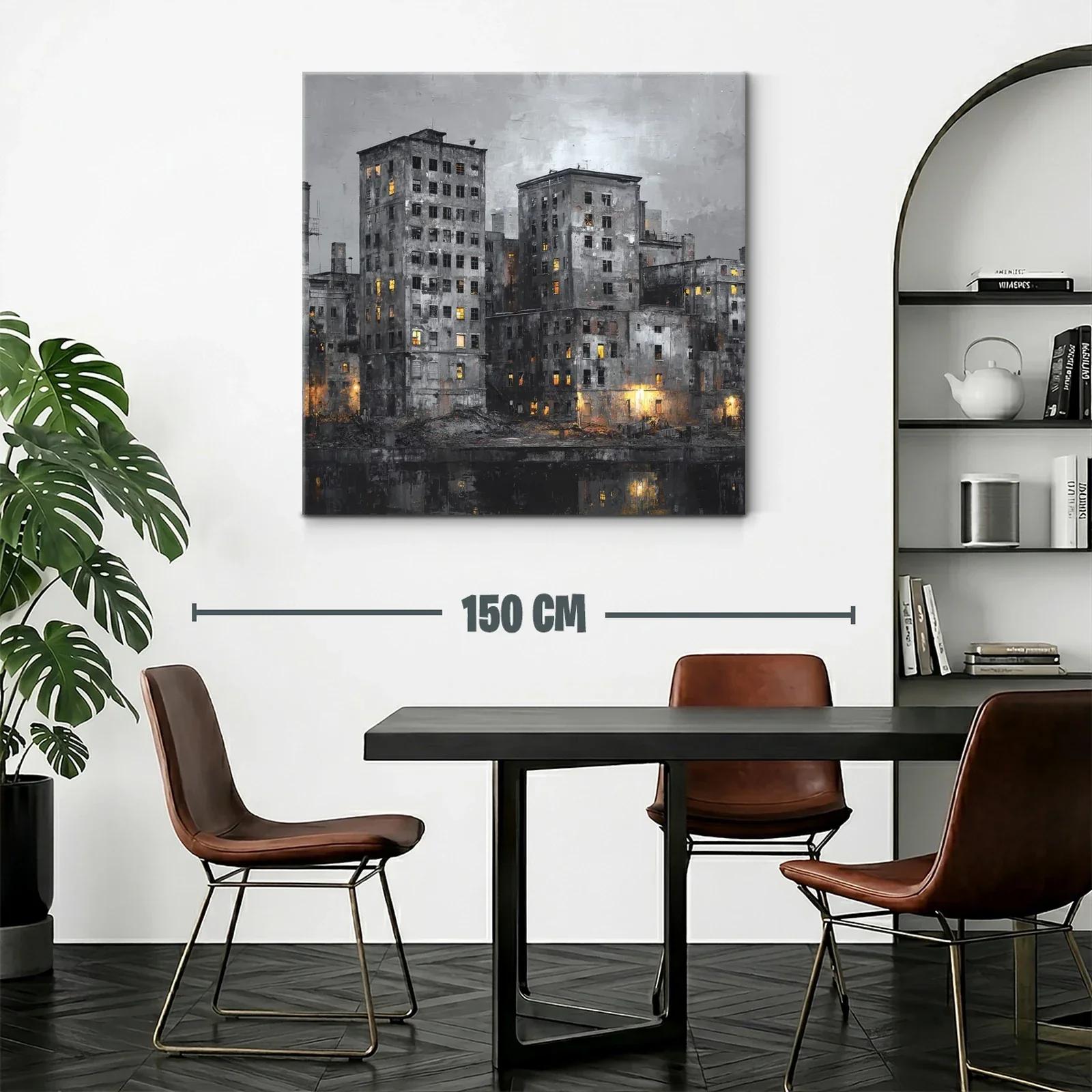 Paisaje urbano nocturno con arquitectura industrial y luces cálidas — miniatura 2