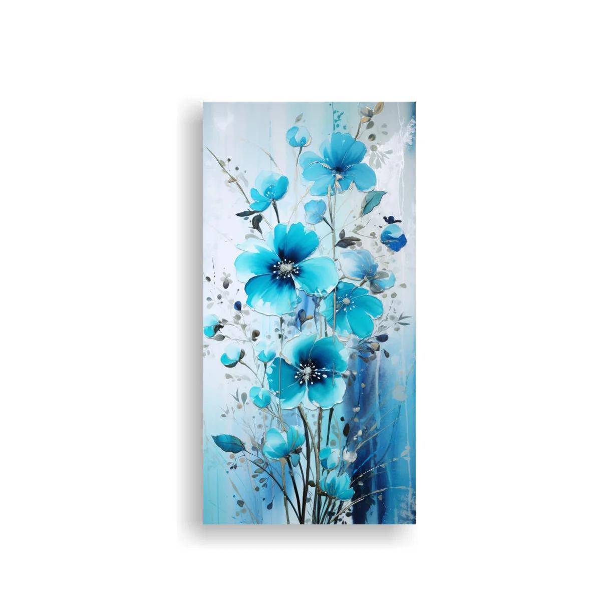 Cuadro flores azules sobre fondo suave con pinceladas fluidas