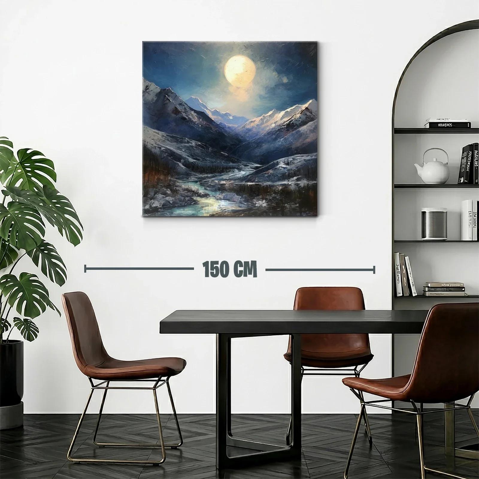 Paisaje nocturno con montañas nevadas y luna llena brillante — miniatura 2