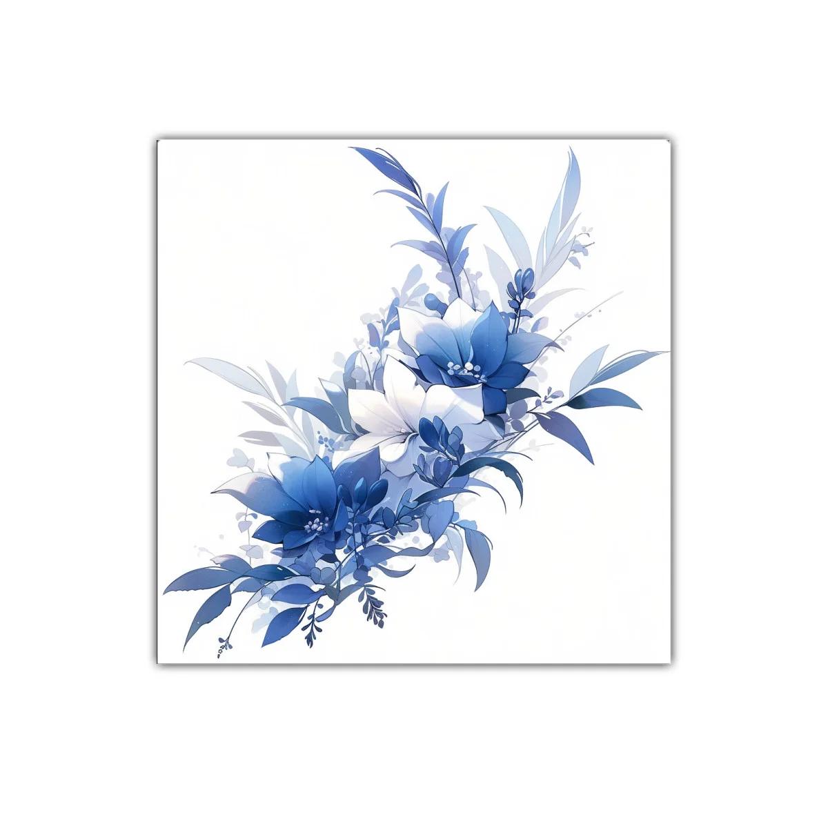 Composición floral elegante en tonos azules y blancos