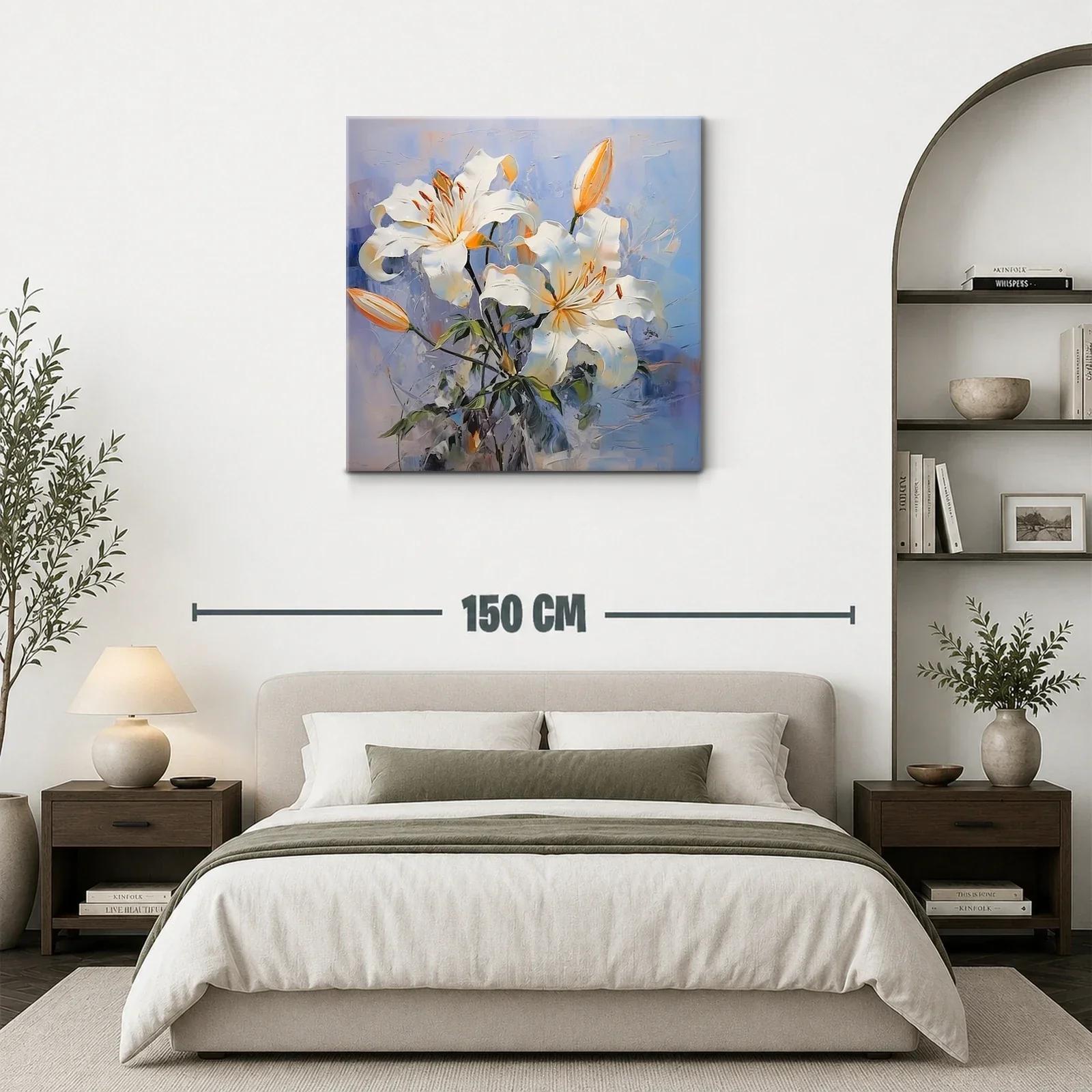 Flores blancas sobre fondo azul con detalles cálidos — miniatura 3