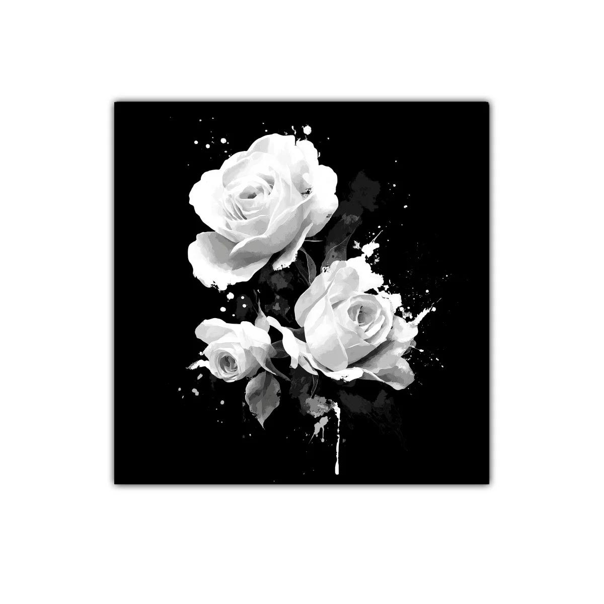 Elegancia floral en rosas blancas sobre fondo negro — imagen principal