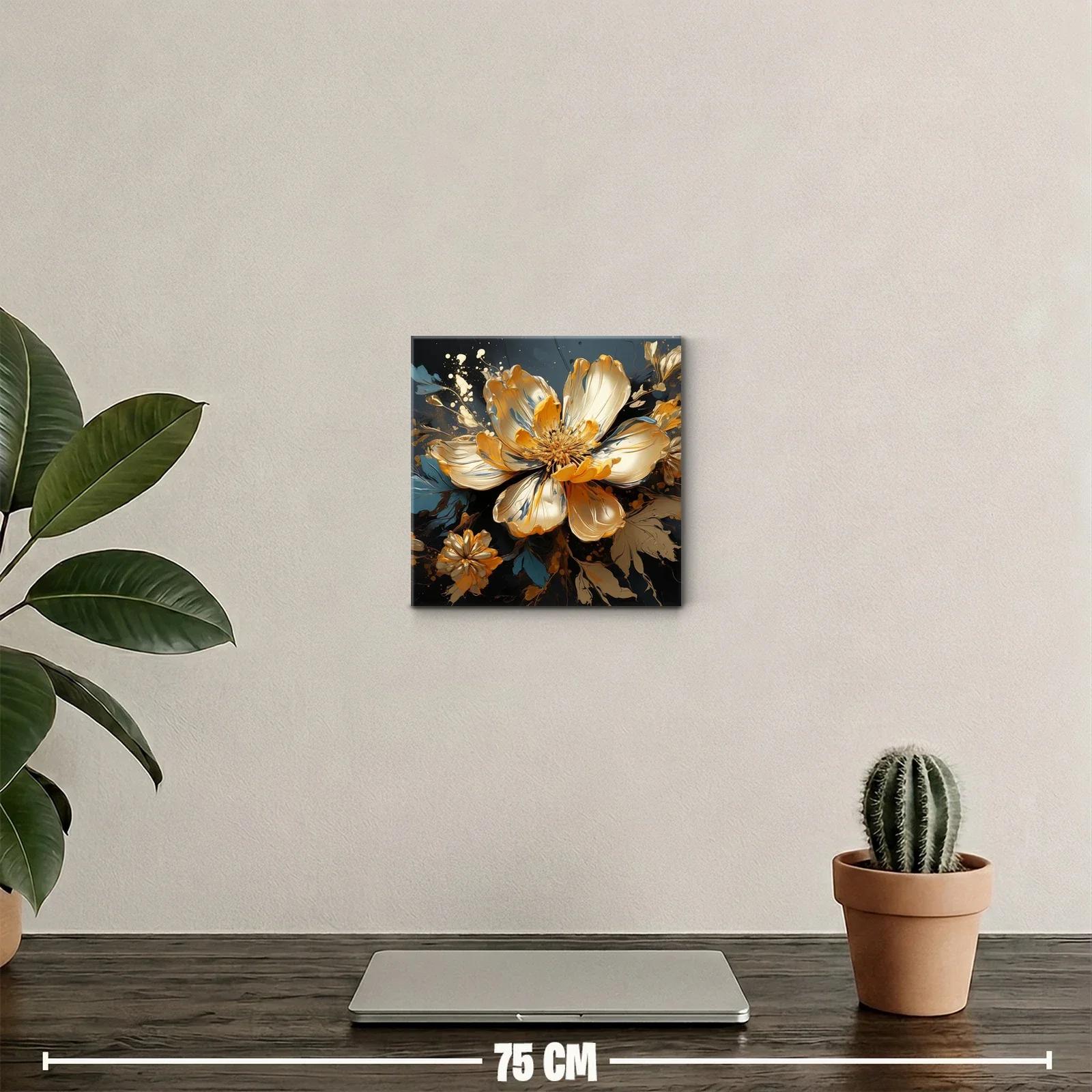 Flor dorada con reflejos metálicos sobre fondo oscuro — miniatura 2