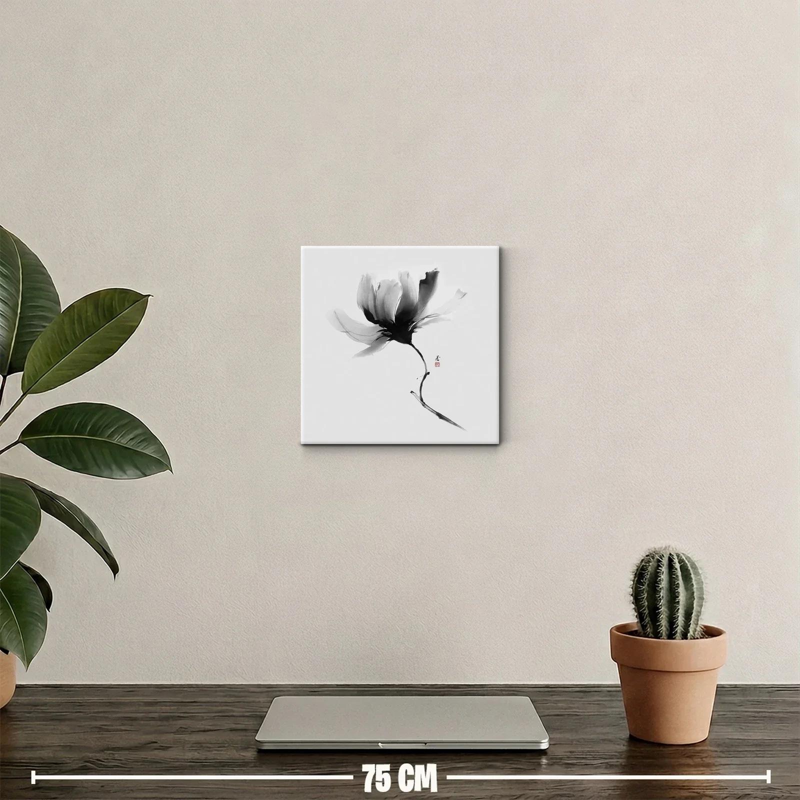 Flor en tinta negra con delicados trazos suaves — miniatura 2