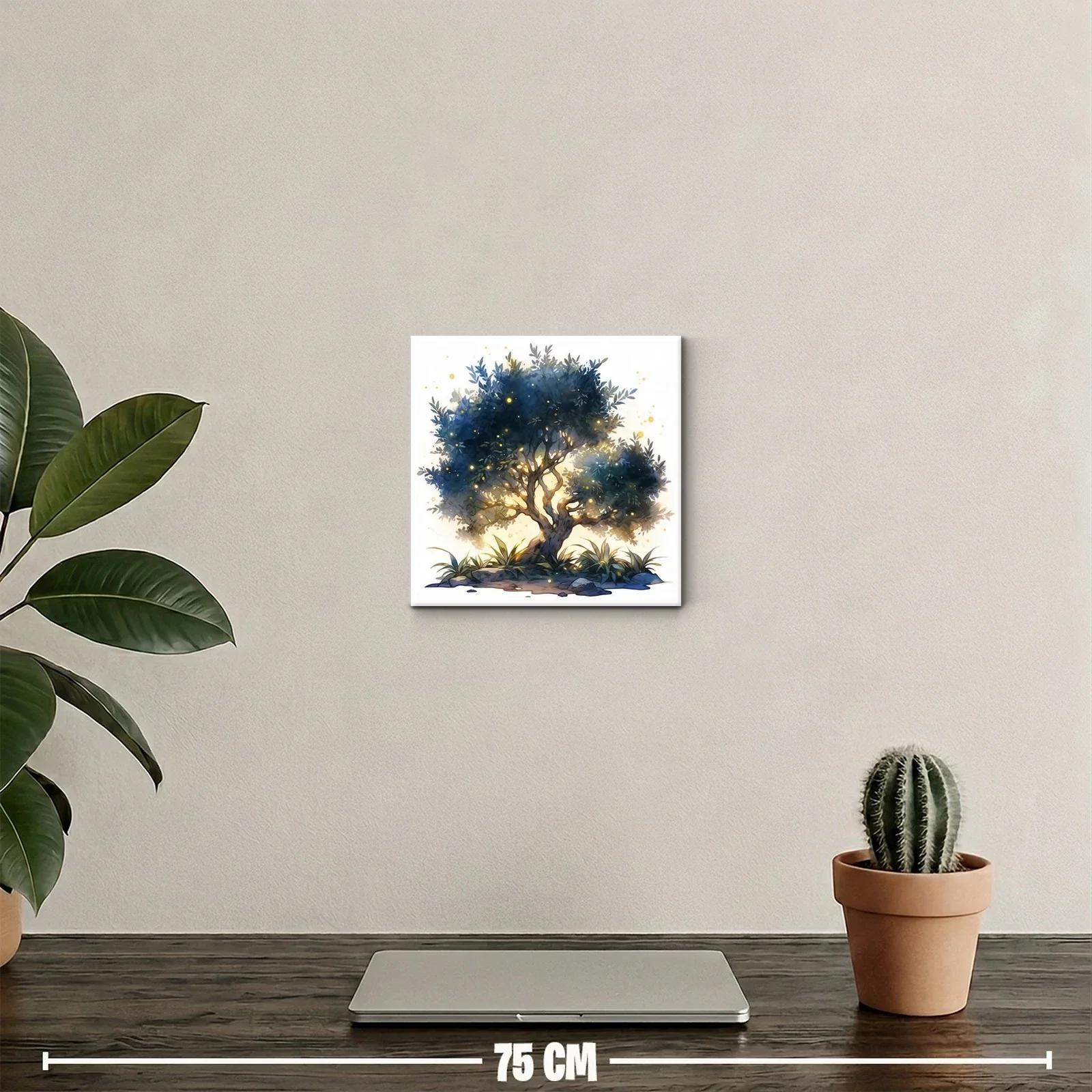 Árbol iluminado con luces doradas sobre paisaje natural — miniatura 2