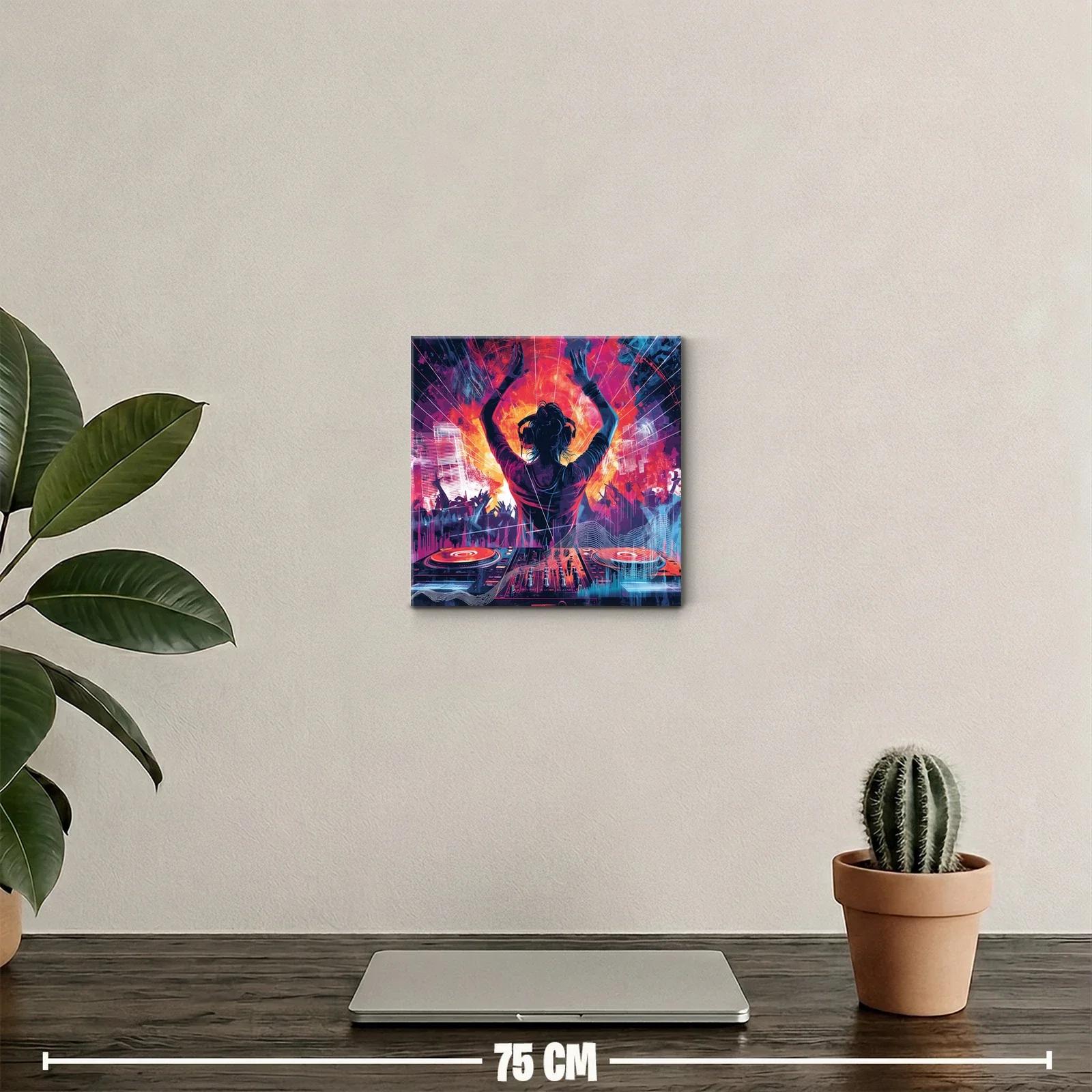Energía Vibrante de DJ en Concierto Nocturno — miniatura 2