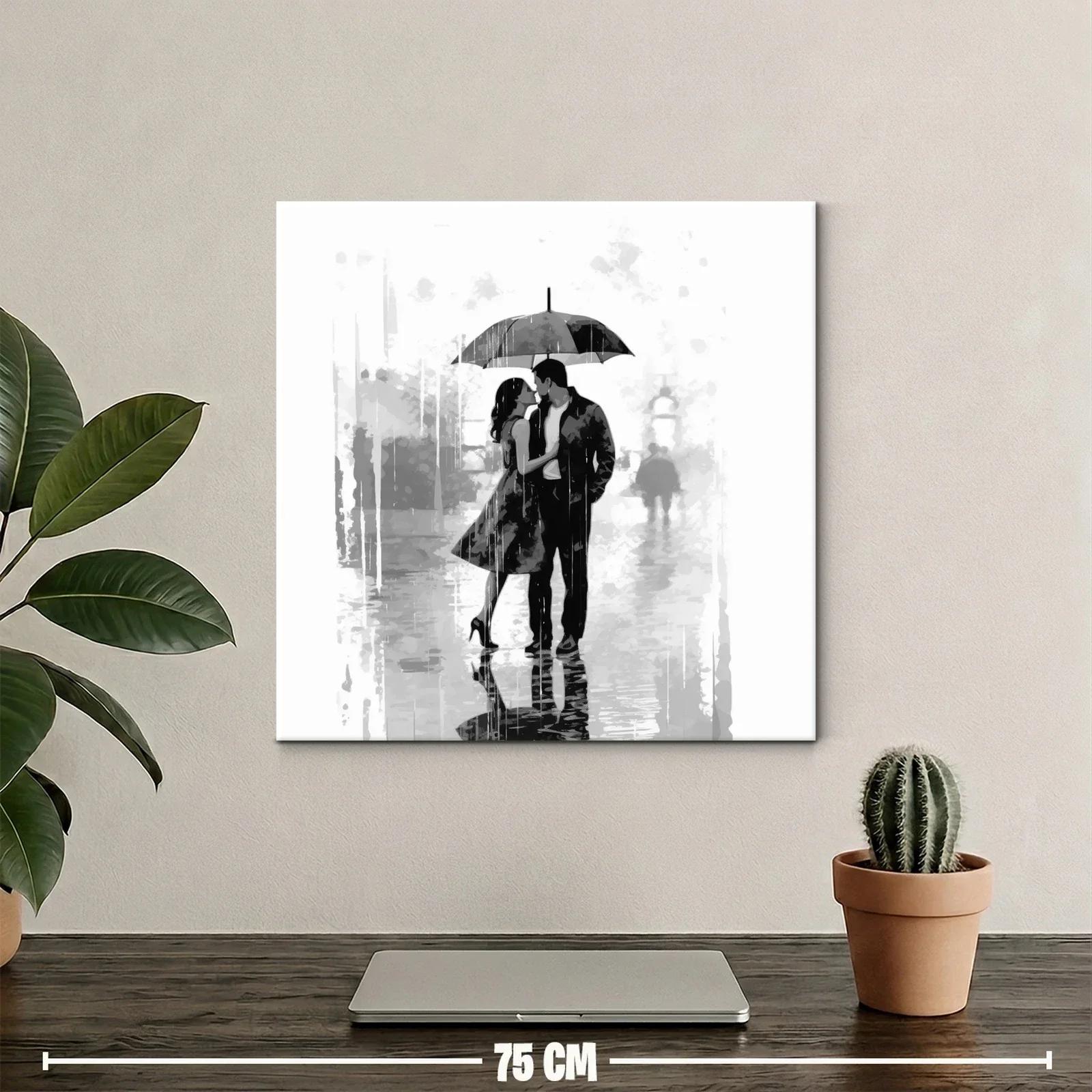 Pareja Bajo Lluvia Compartiendo un Momento Íntimo — miniatura 2