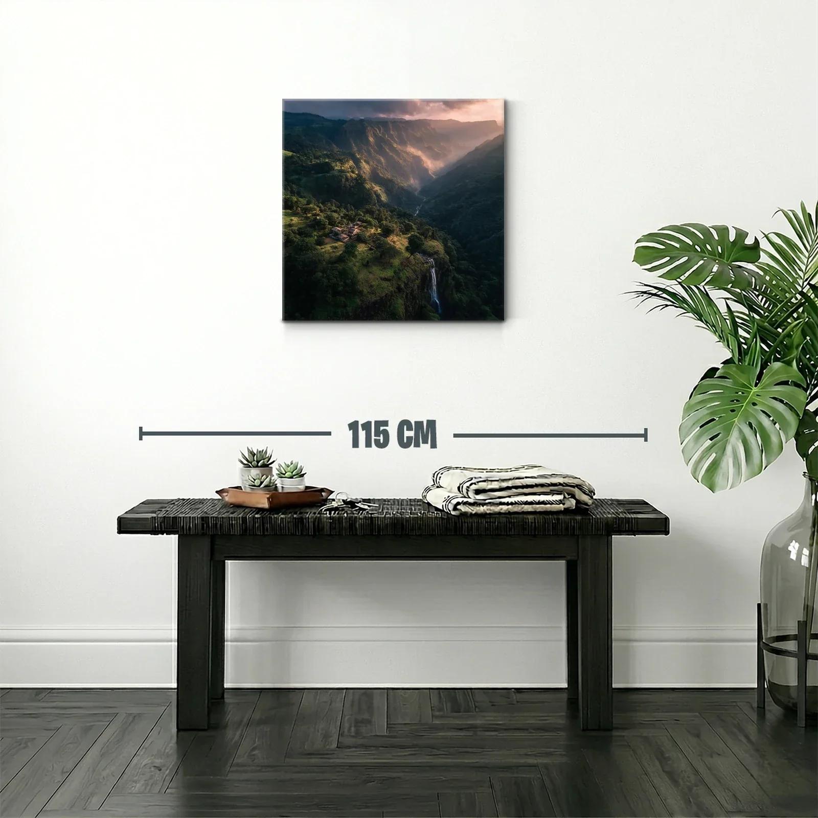 Paisaje montañoso con cascada al atardecer — miniatura 2
