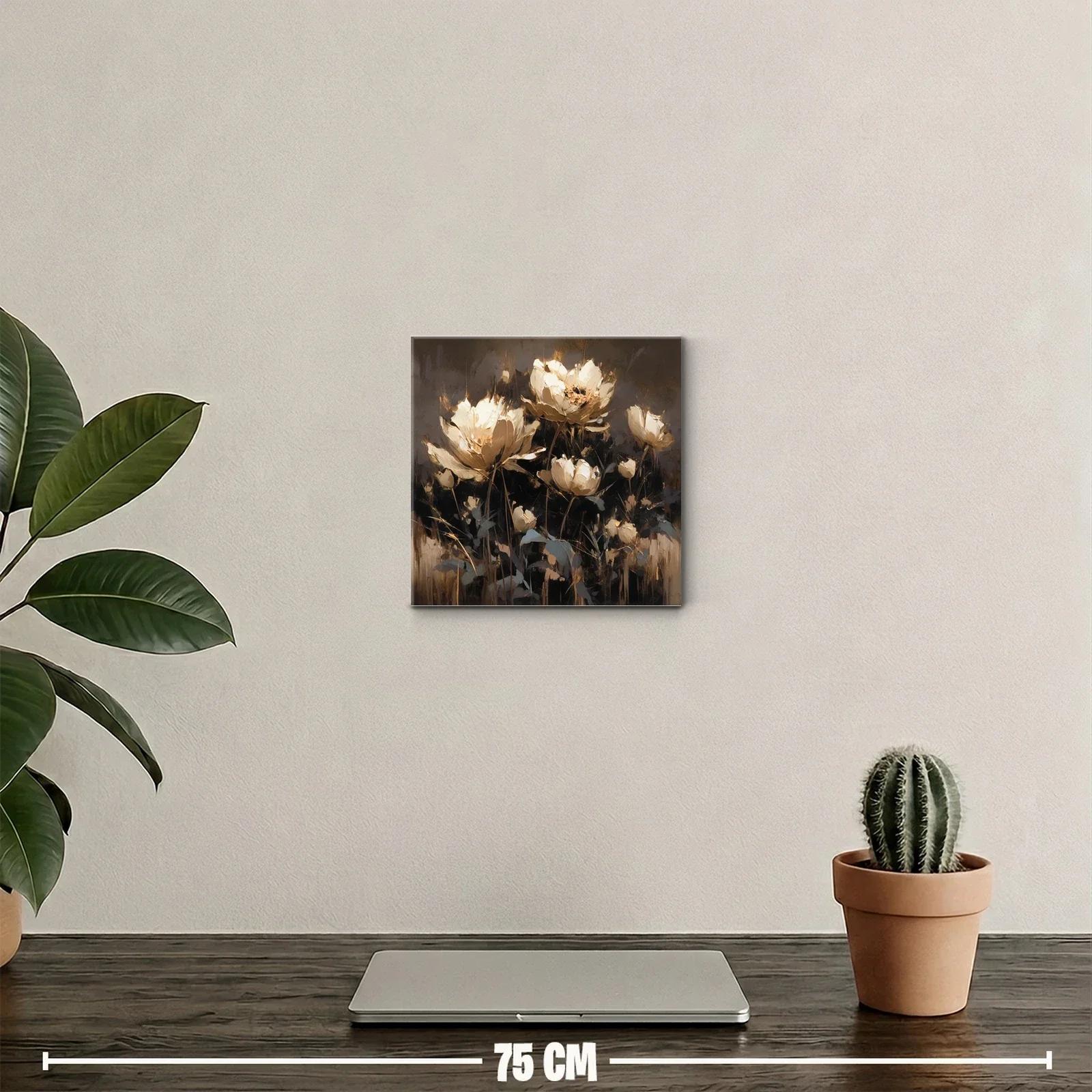 Flores doradas sobre fondo oscuro con delicados detalles — miniatura 2