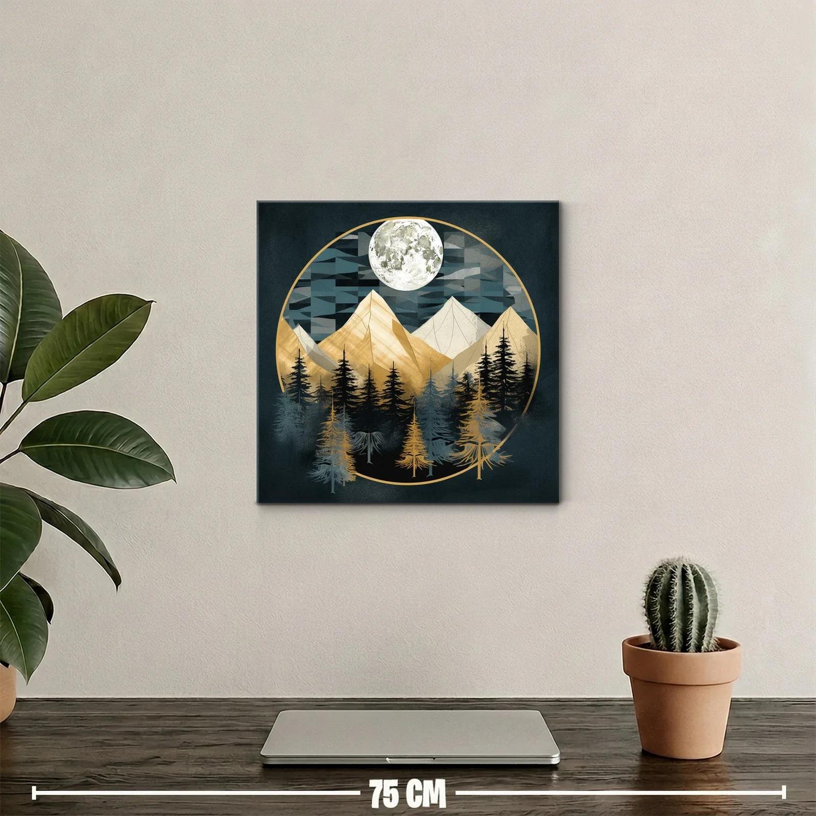 Montañas iluminadas por la luna llena en bosque oscuro — miniatura 2