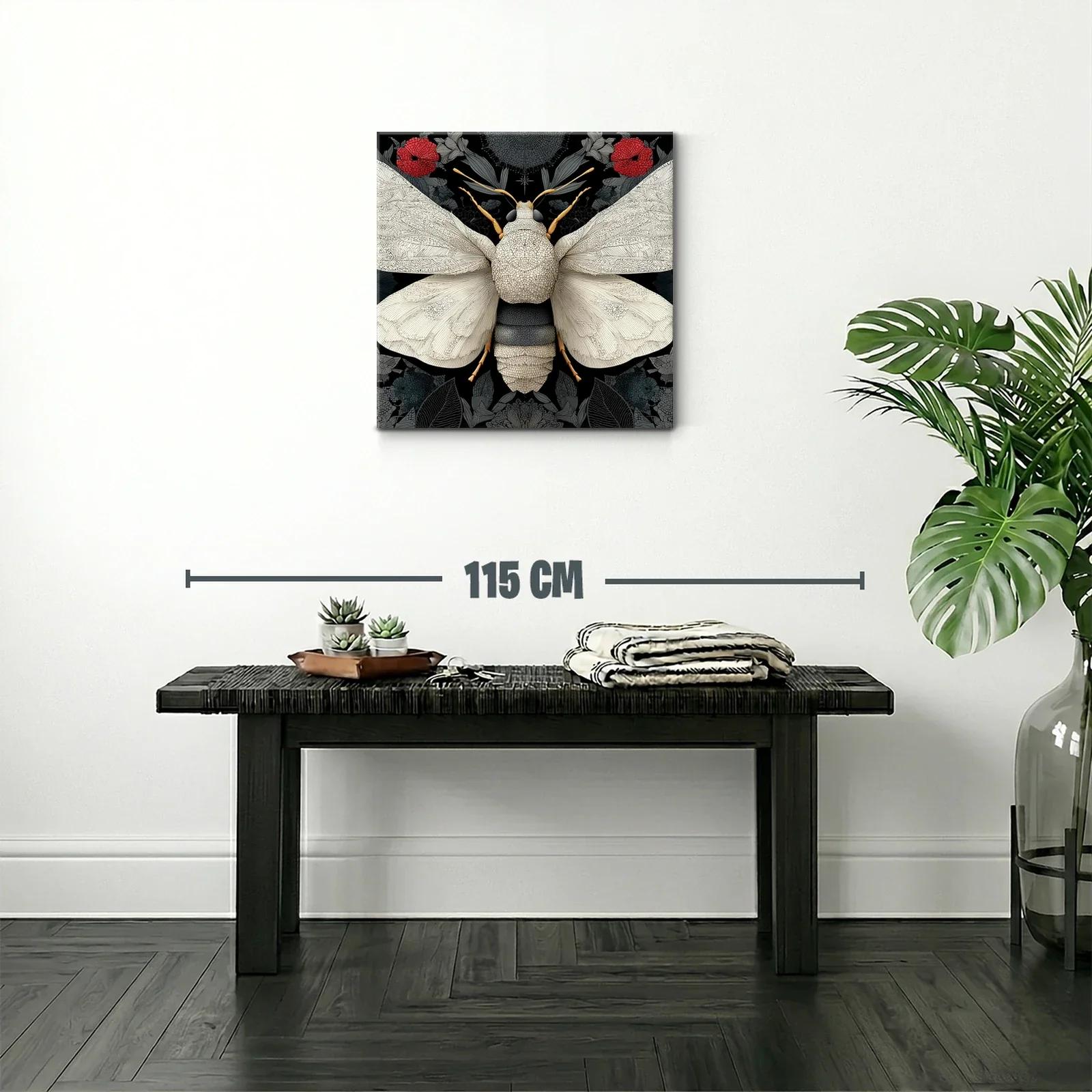 Mariposa Blanca sobre Fondo Floral en Tonos Oscuros — miniatura 2