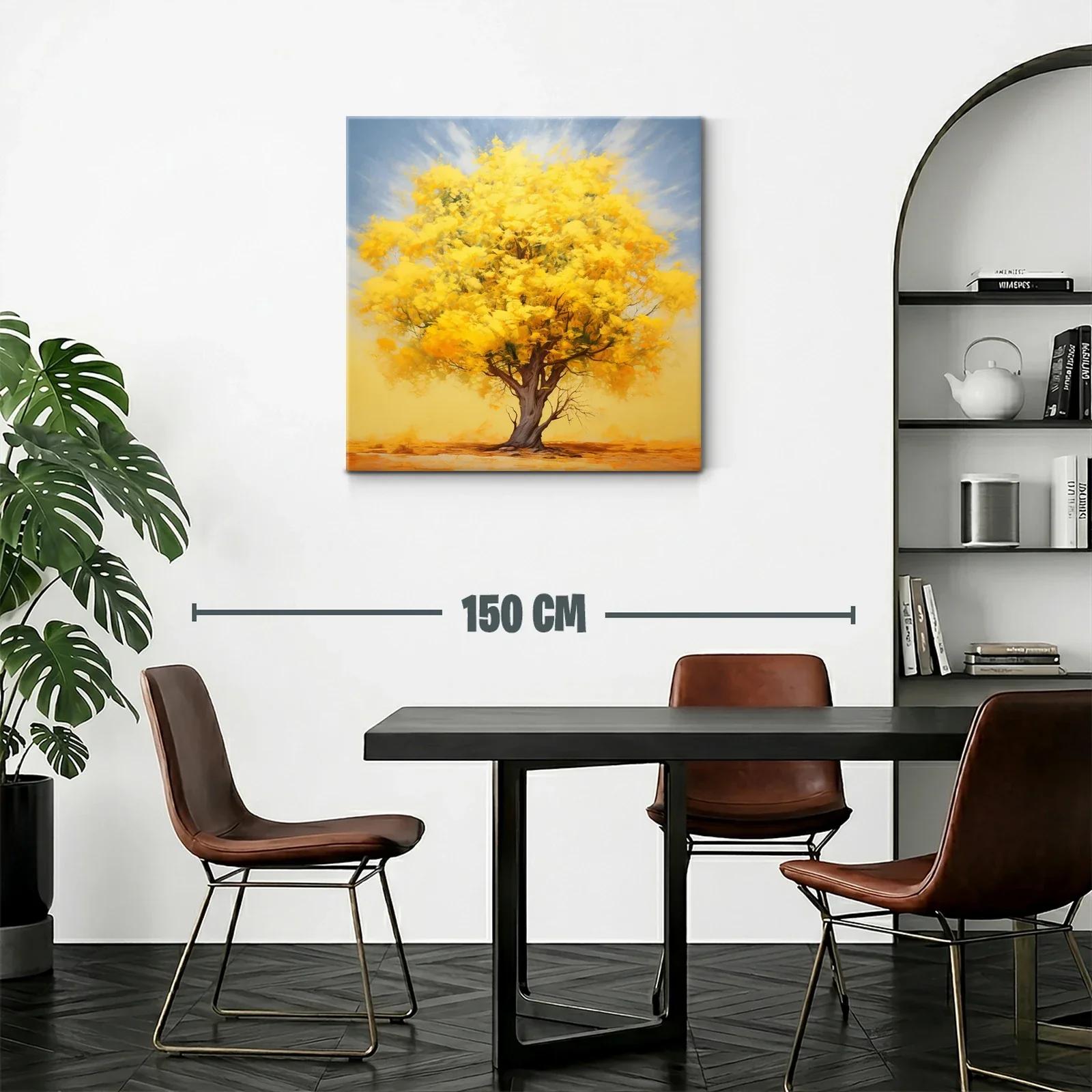 Árbol con follaje dorado bajo cielo suave azul — miniatura 2