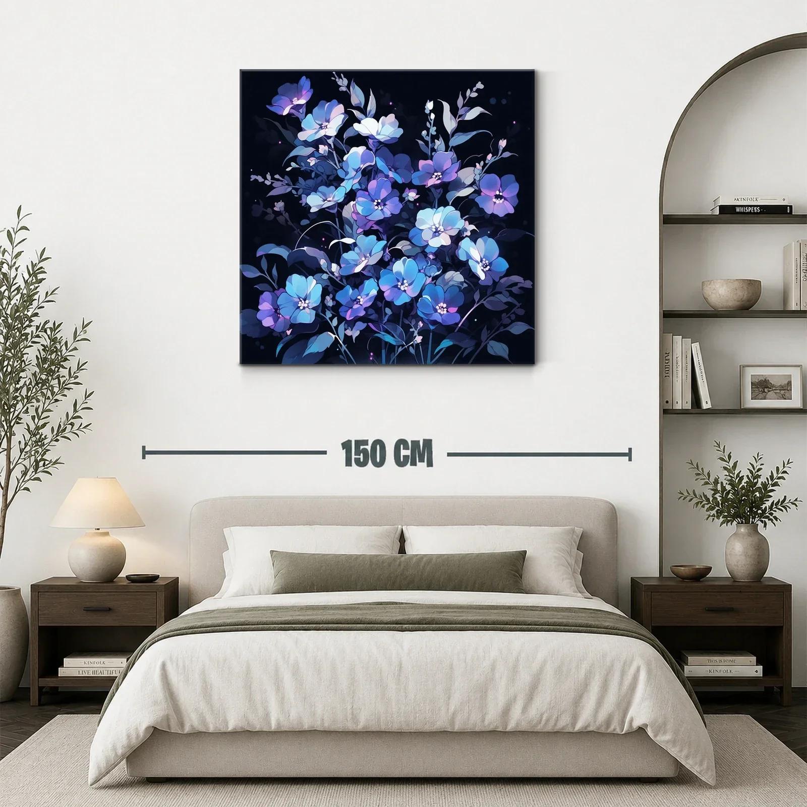 Ramo de flores en tonos azulados y lilas sobre fondo oscuro — miniatura 3