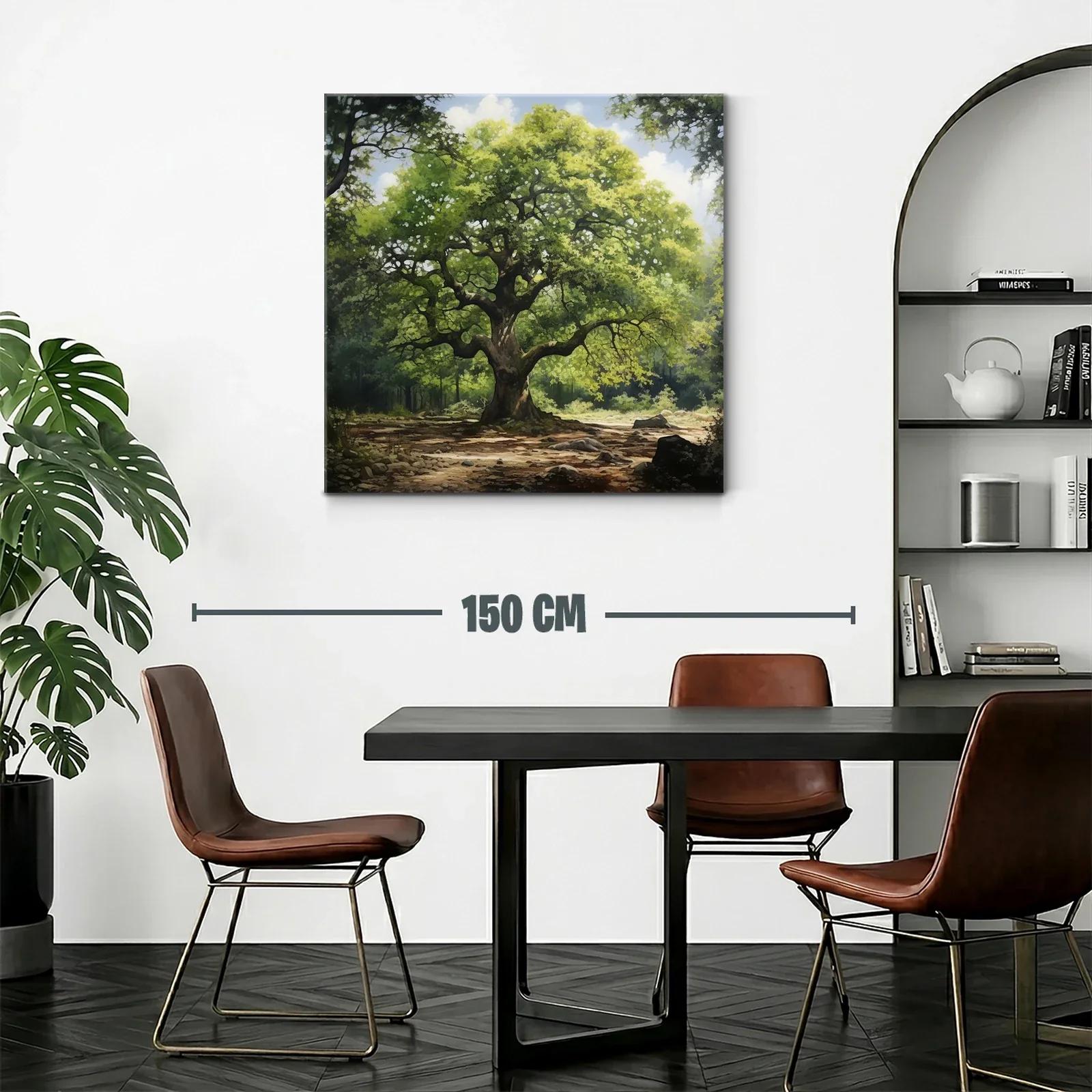 Imponente árbol verde con luz natural entre sombras — miniatura 2