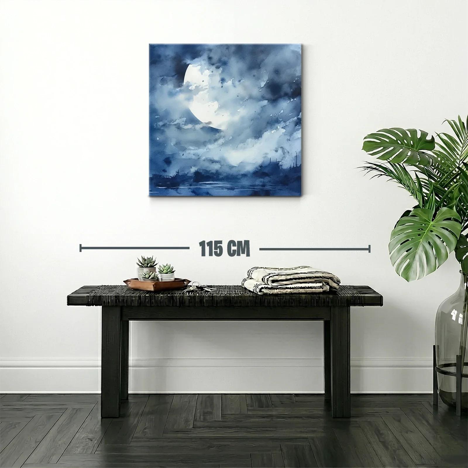 Luna llena entre nubes en cielo nocturno azul — miniatura 2