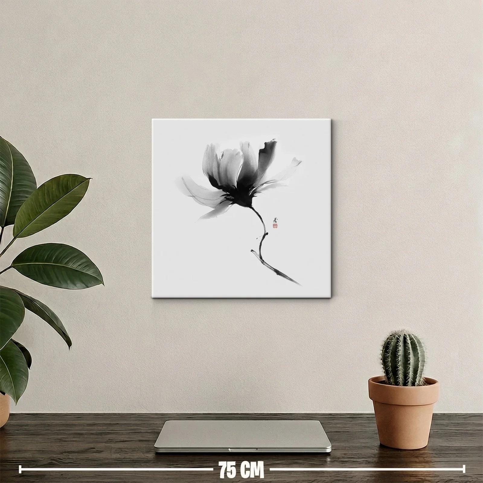 Flor en tinta negra con delicados trazos suaves — miniatura 2