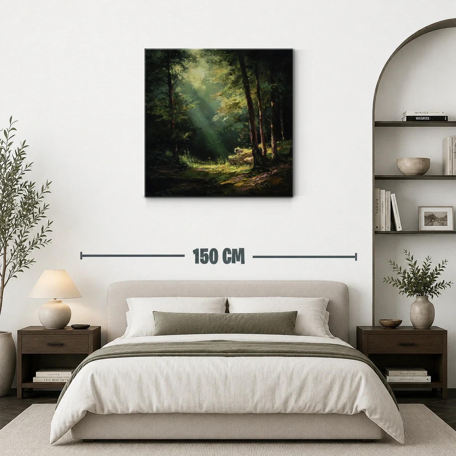 Bosque iluminado con rayos de luz natural — miniatura 3