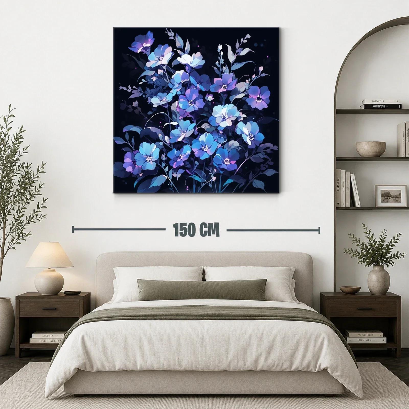 Ramo de flores en tonos azulados y lilas sobre fondo oscuro — miniatura 3