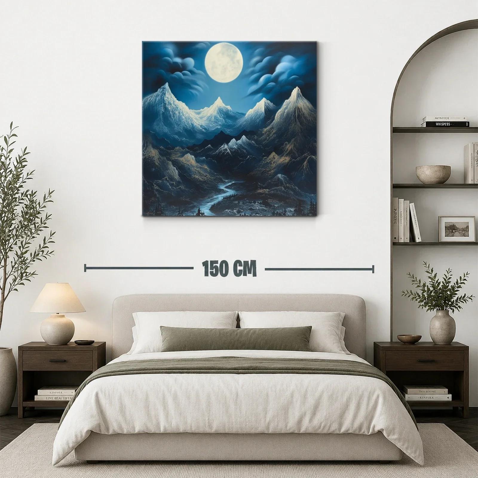 Paisaje nocturno con luna llena en montaña nevada — miniatura 3