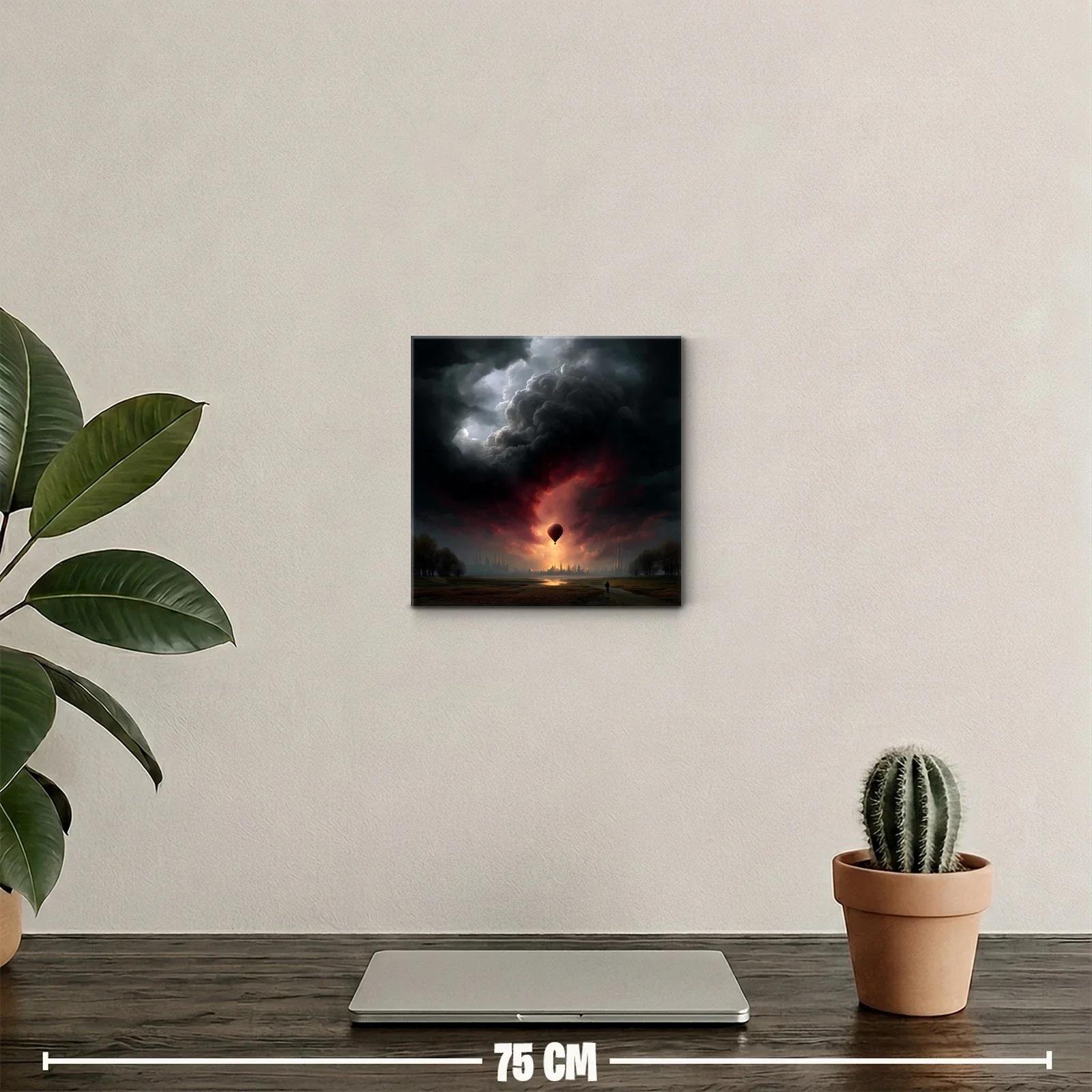 Globero solitario contra cielo dramático al atardecer — miniatura 2