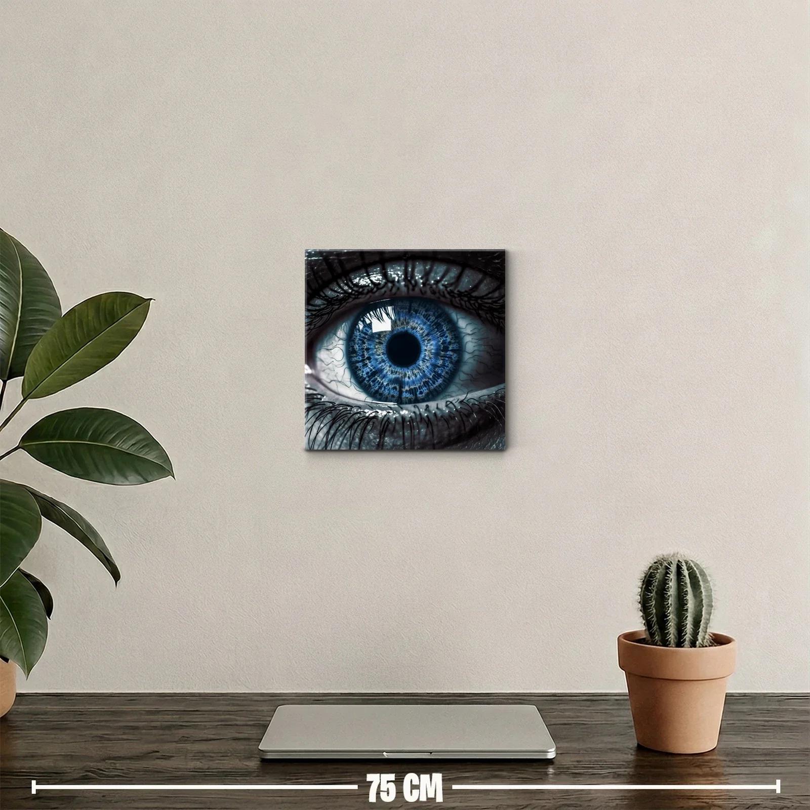 Detalle hipnótico de ojo azul en primer plano — miniatura 2