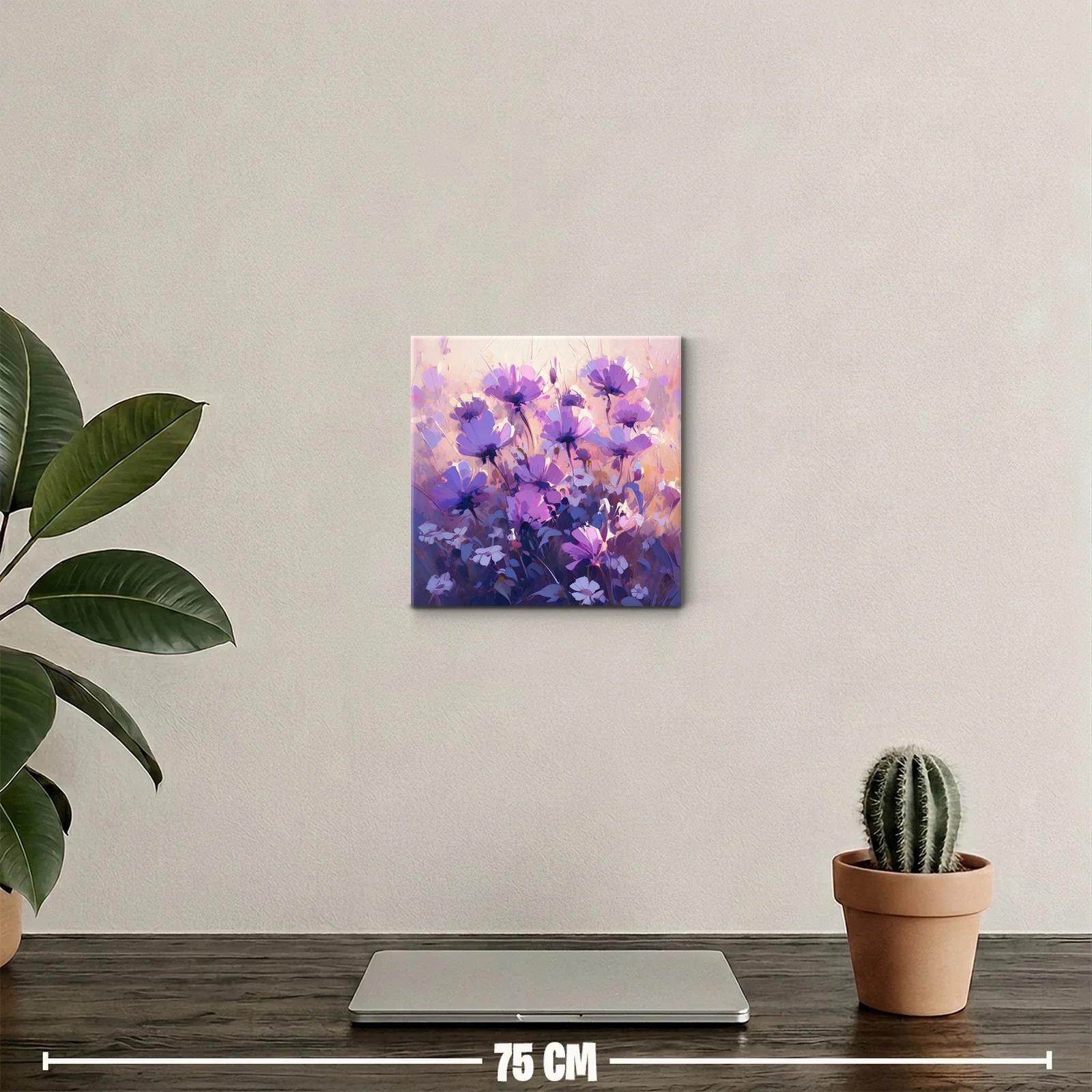 Cuadro floral en tonos violeta iluminado por luz cálida — miniatura 2