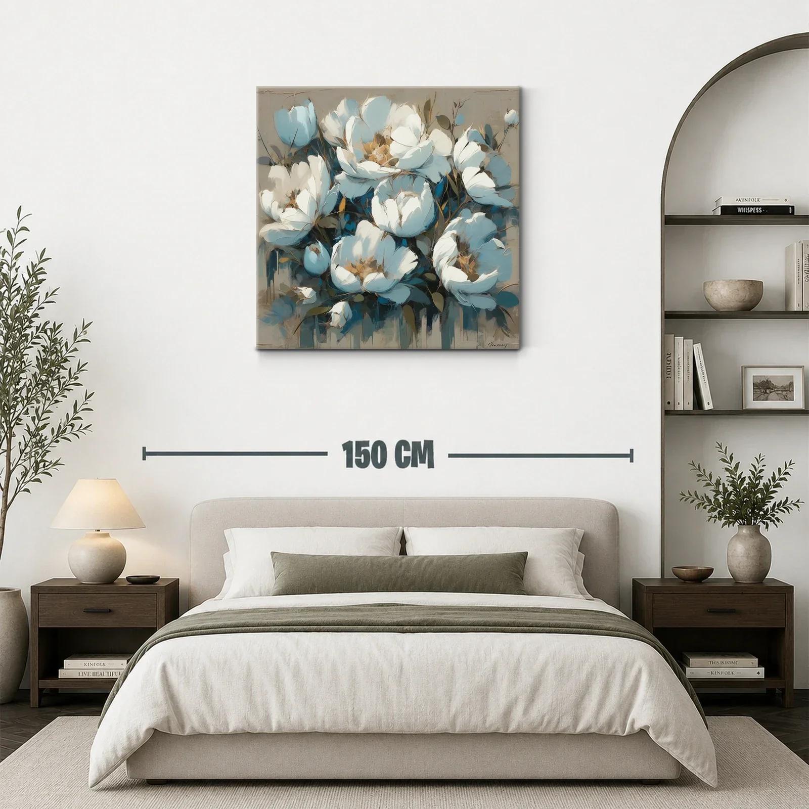 Ramillete de flores blancas y azules con pinceladas suaves — miniatura 3