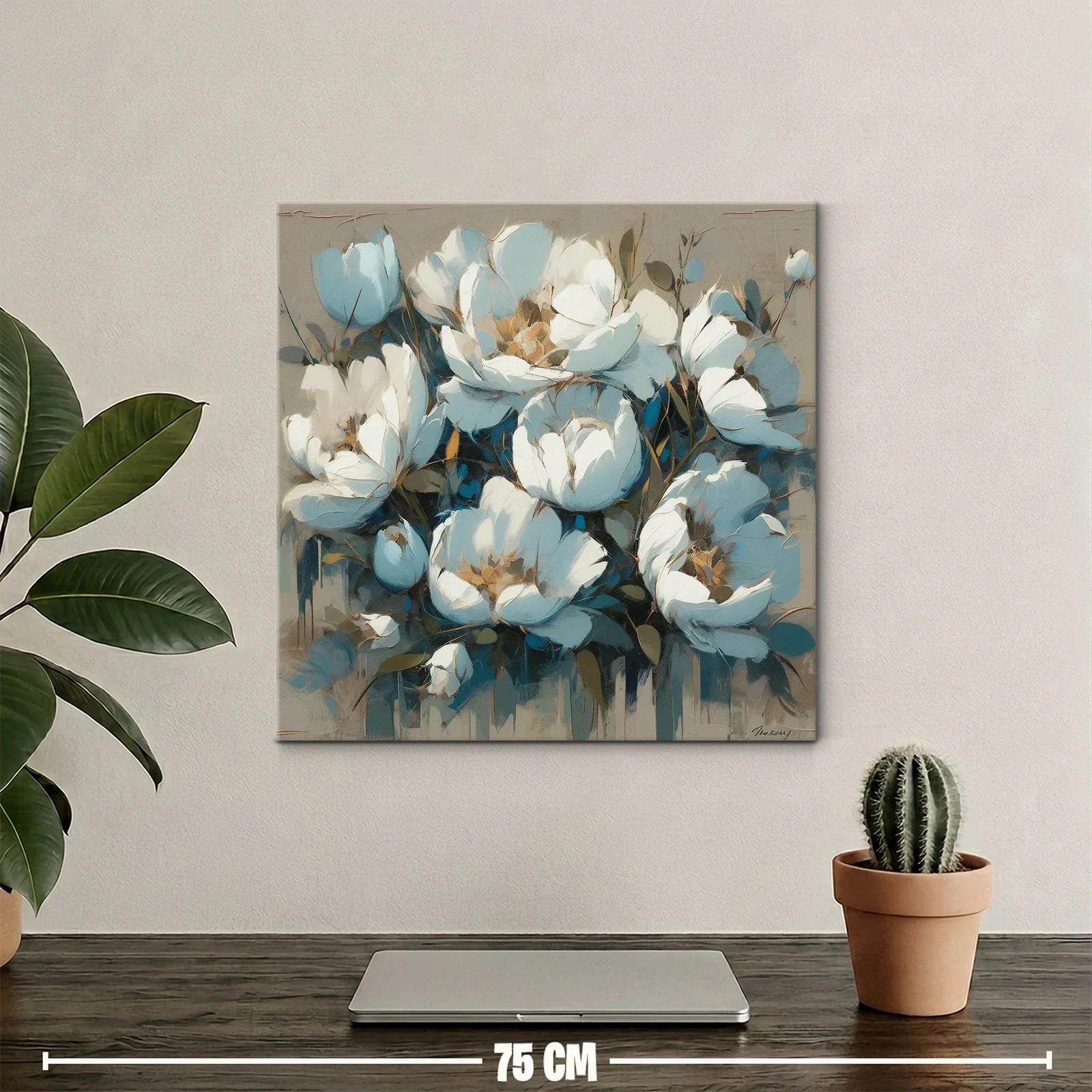 Ramillete de flores blancas y azules con pinceladas suaves — miniatura 2