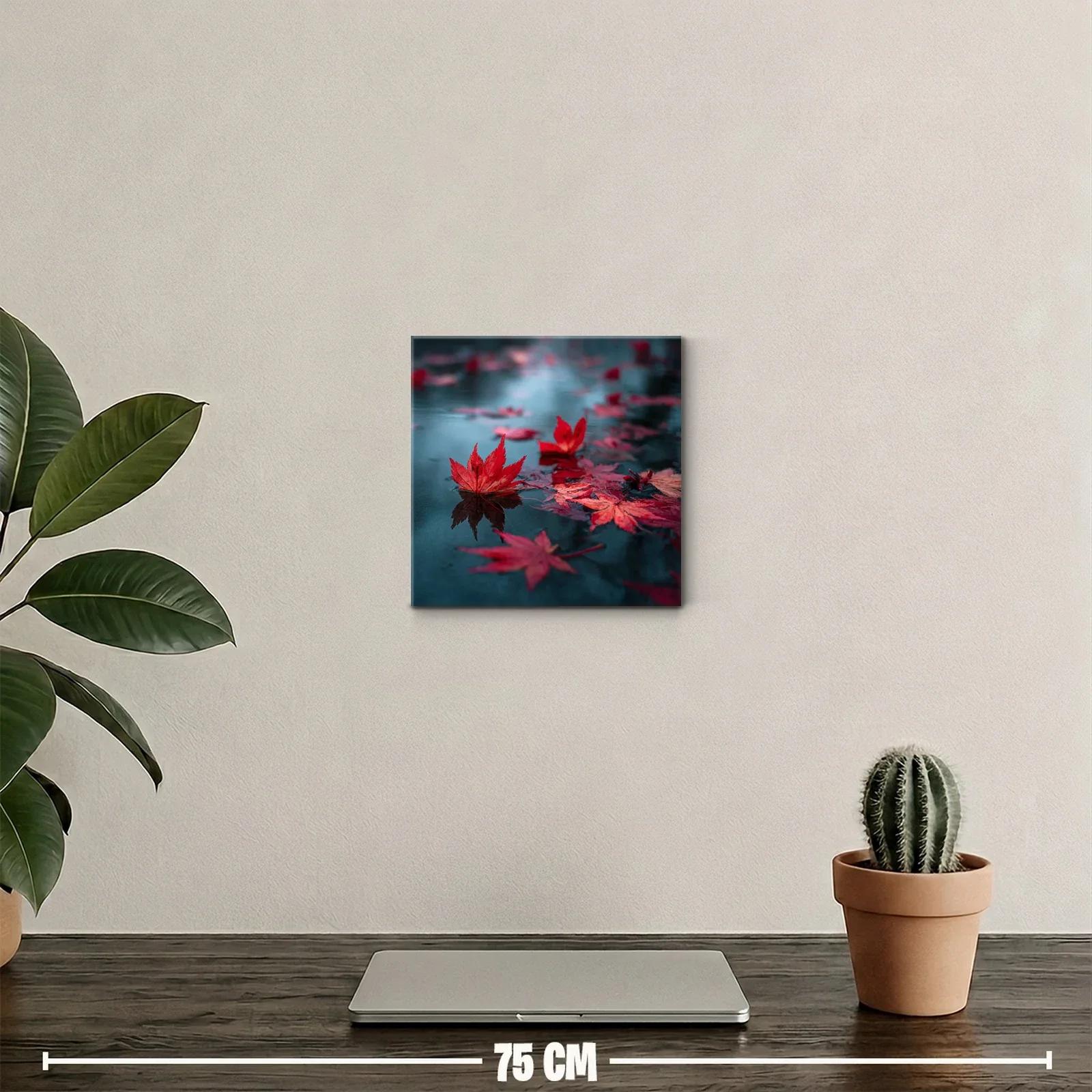 Hojas rojas flotando en agua azul intensa para decorar — miniatura 2