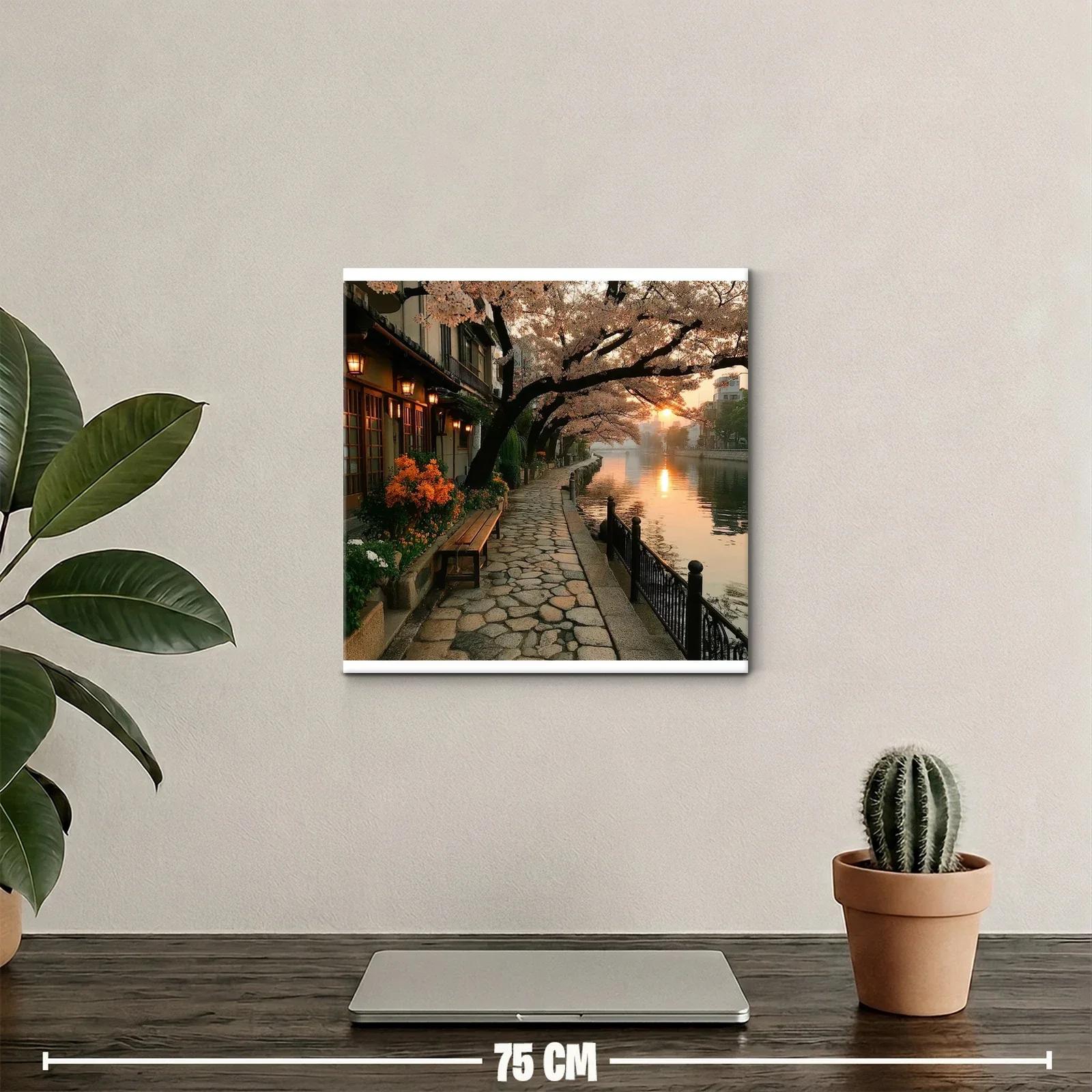 Camino junto al río al atardecer con cerezos en flor — miniatura 2