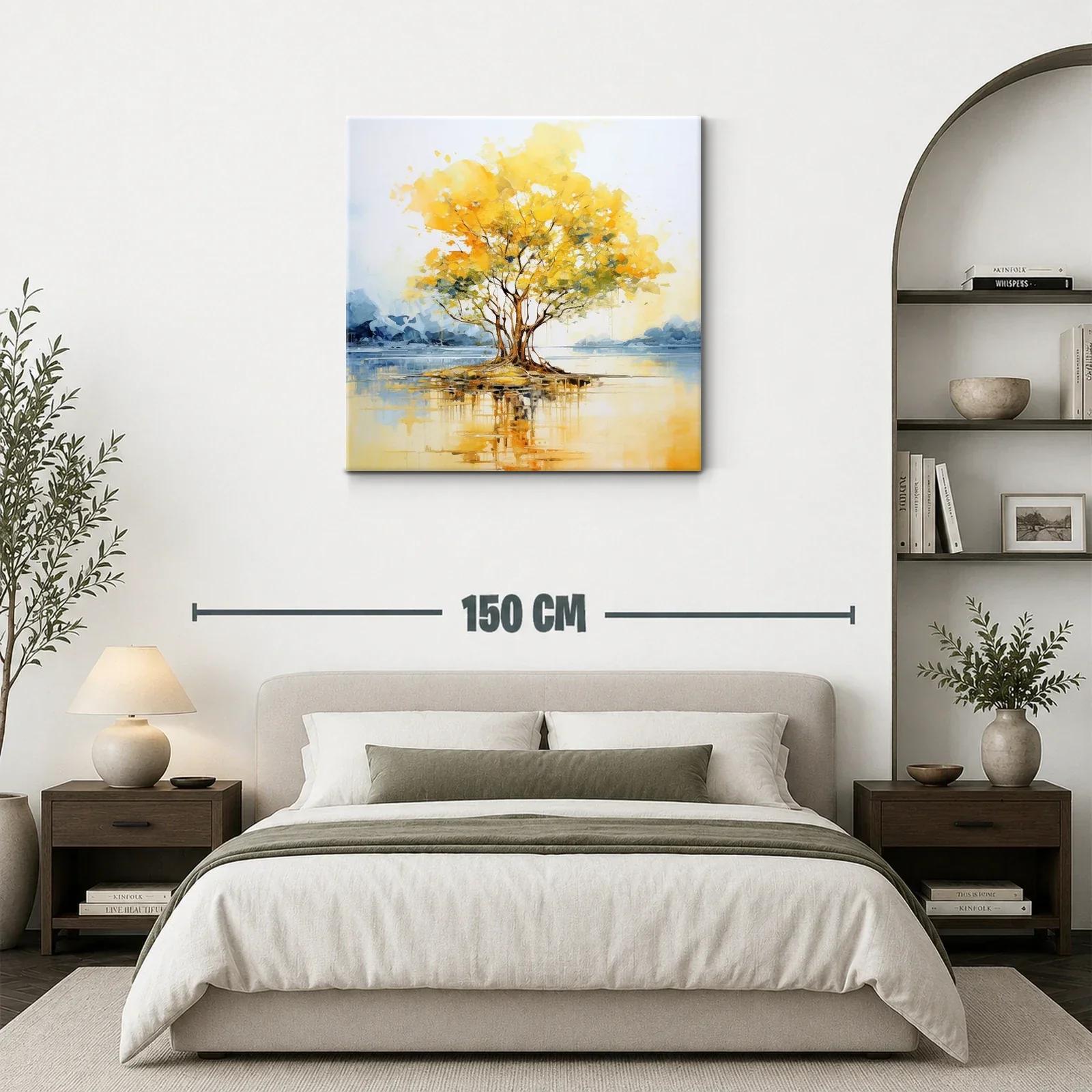 Árbol dorado brillante sobre reflejo de agua serena — miniatura 3