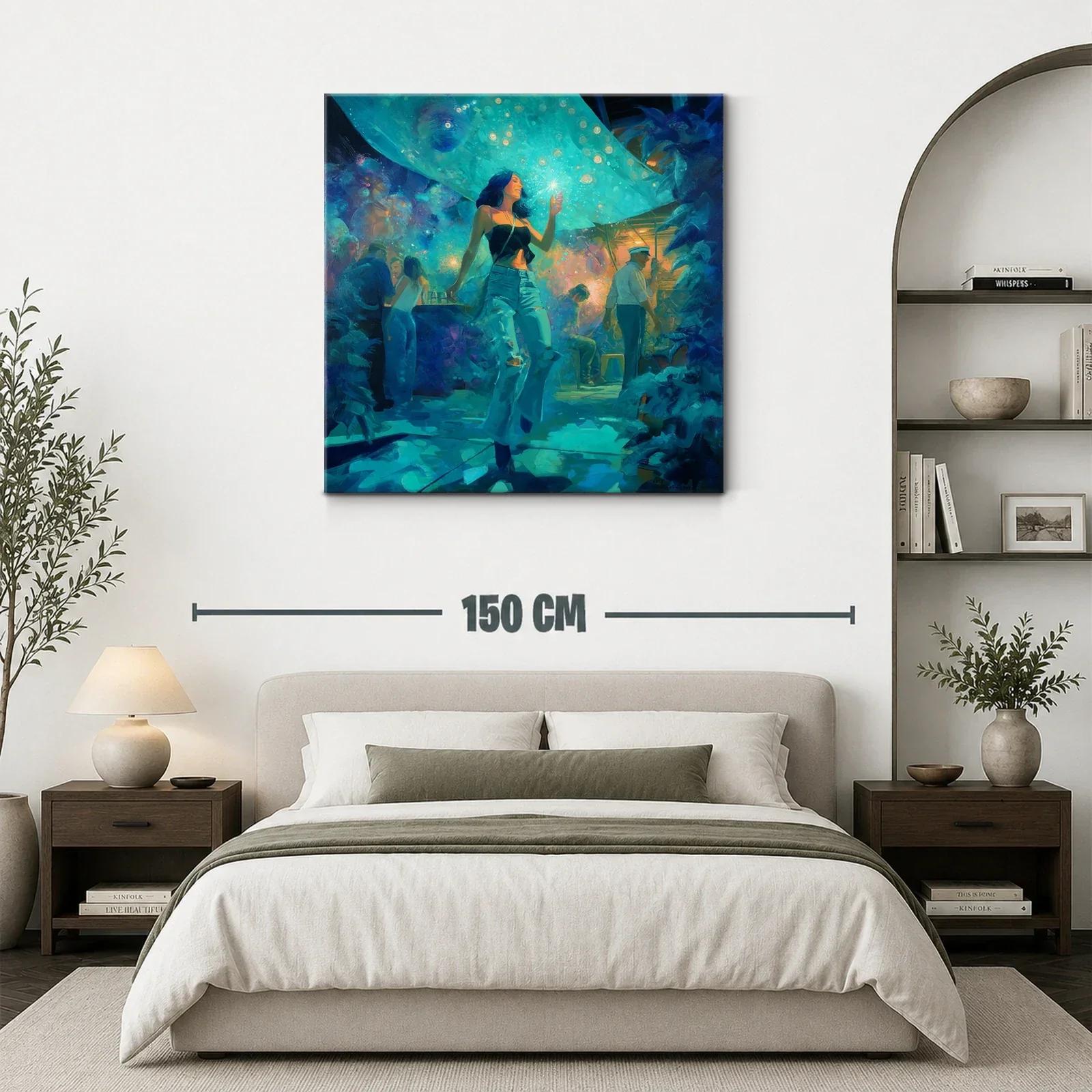Mujer bailando bajo luces brillantes en ambiente nocturno — miniatura 3