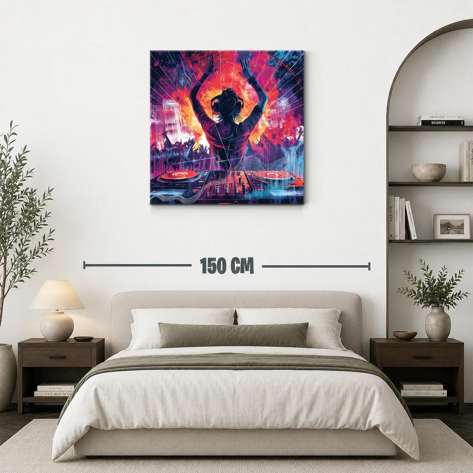 Energía Vibrante de DJ en Concierto Nocturno — miniatura 3